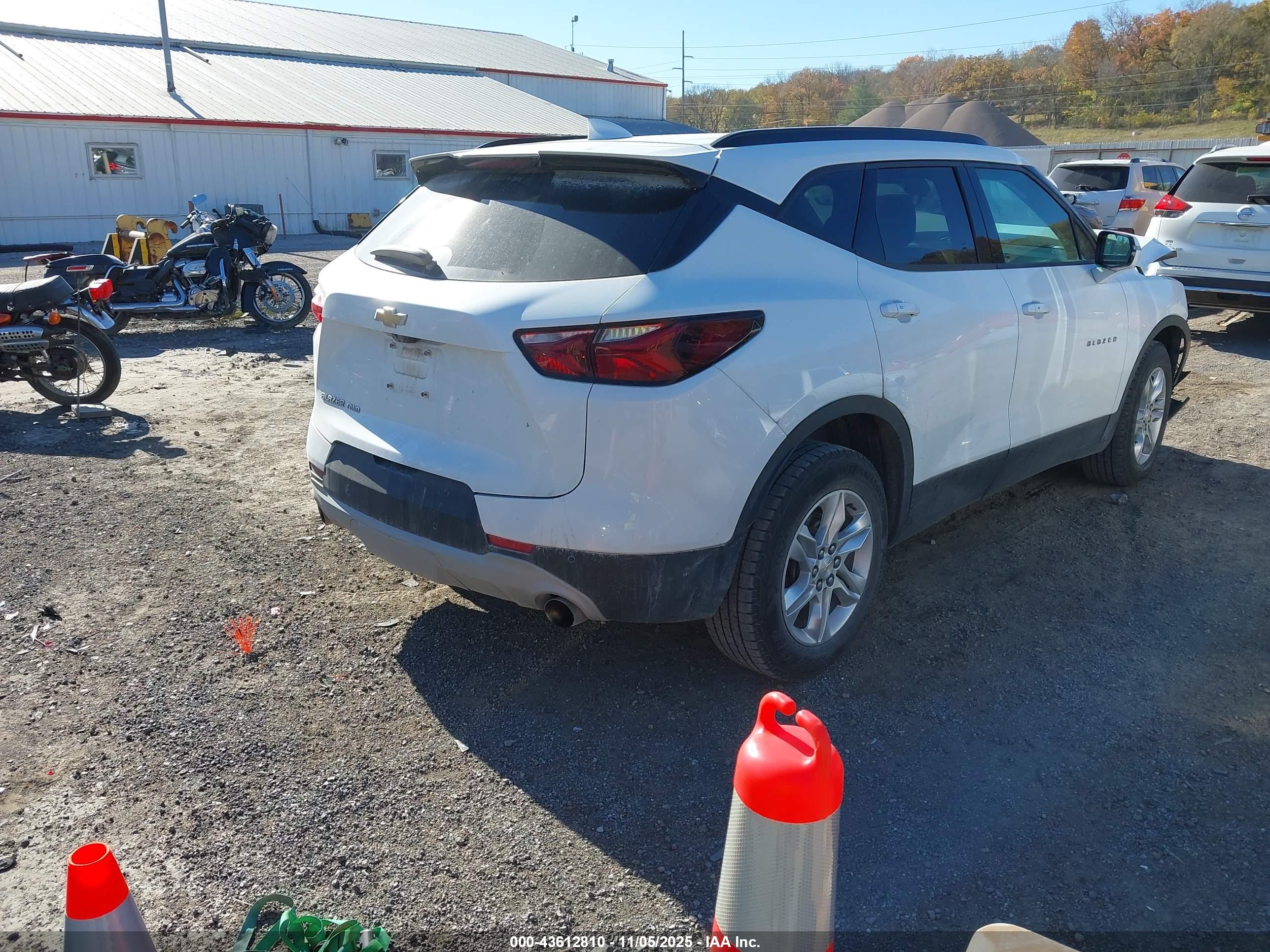 CHEVROLET BLAZER image 4