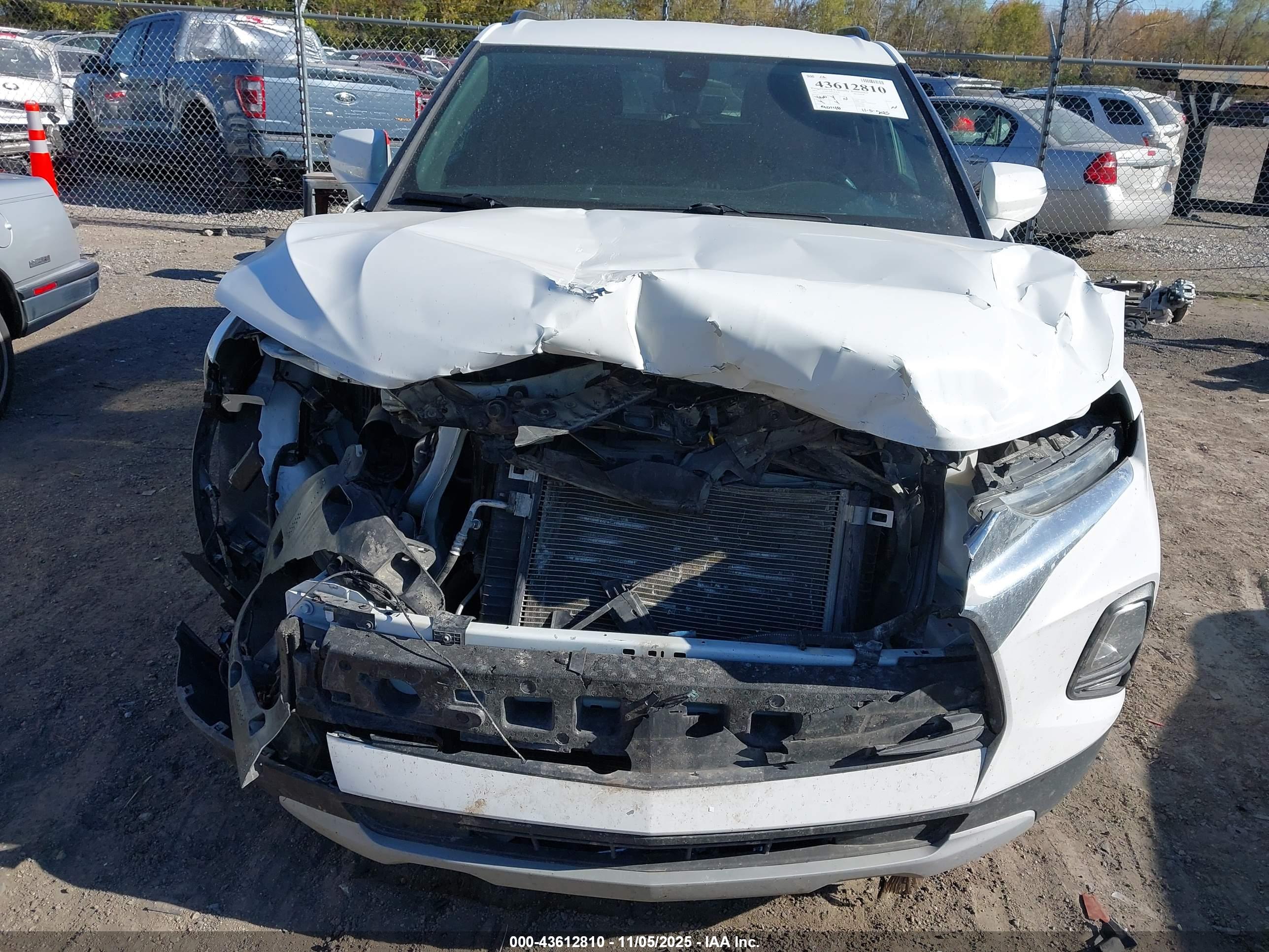 CHEVROLET BLAZER image 6