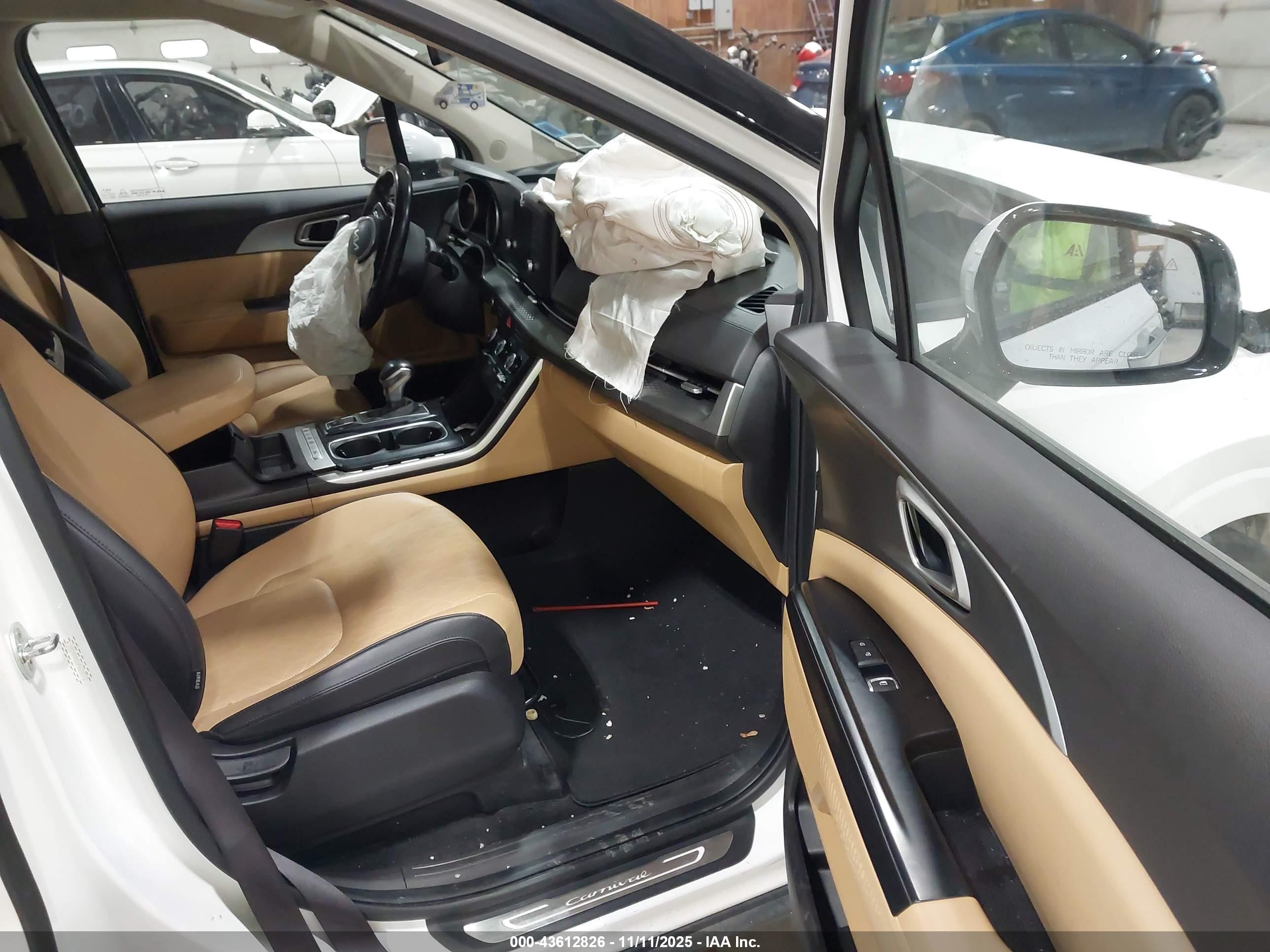 KIA CARNIVAL image 5