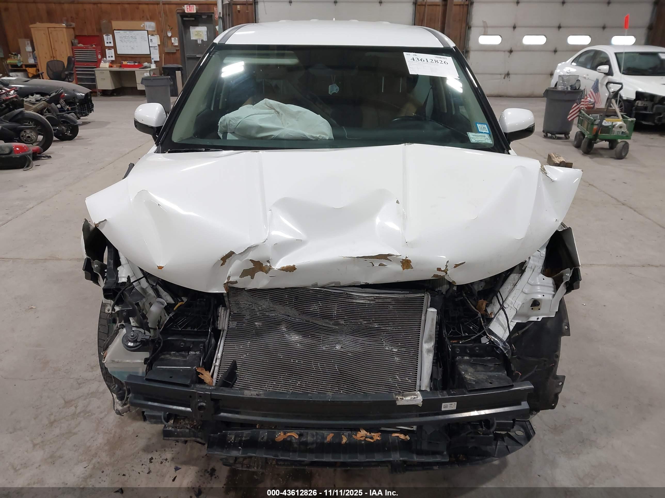 KIA CARNIVAL image 6