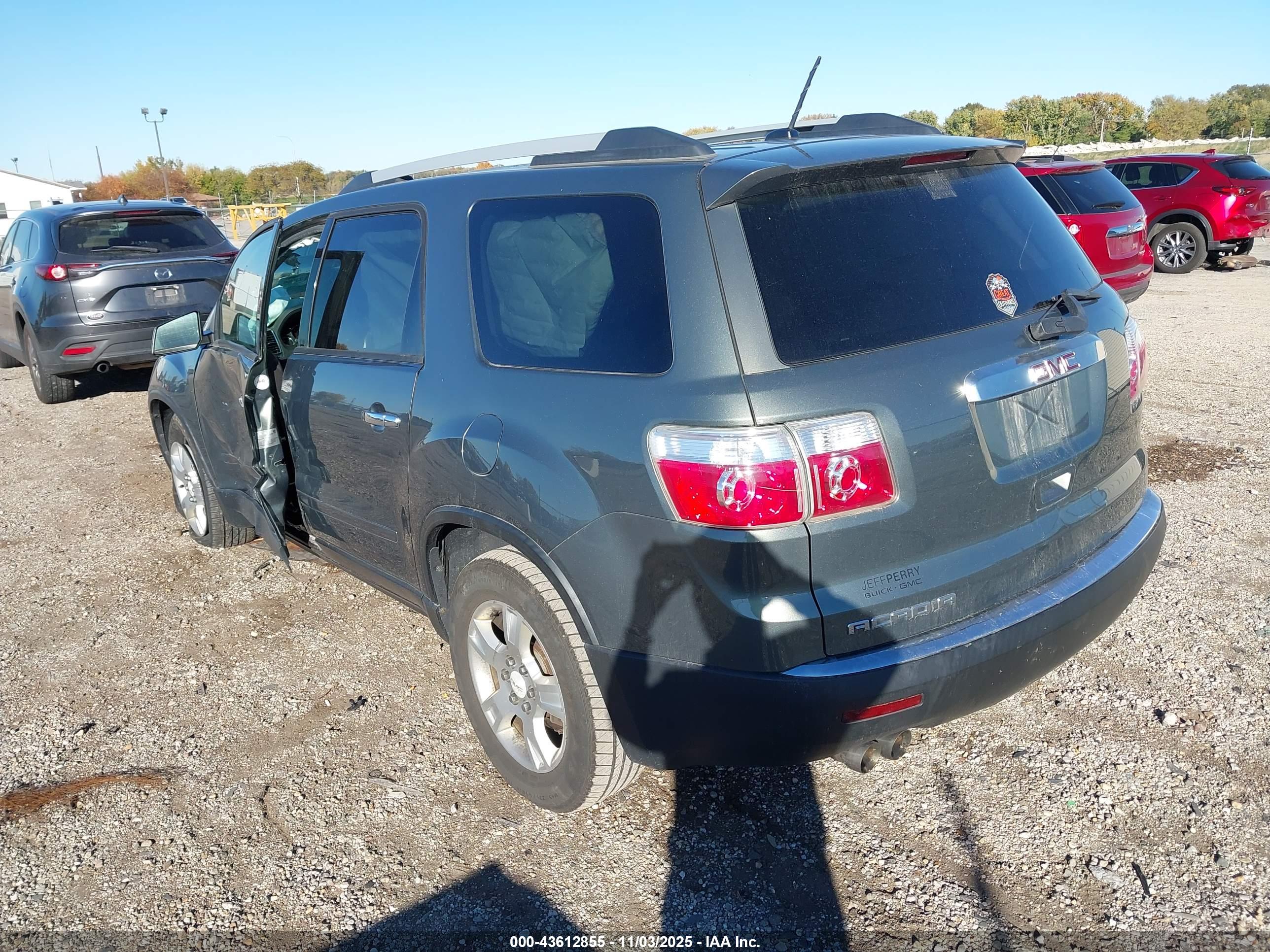 GMC ACADIA image 3