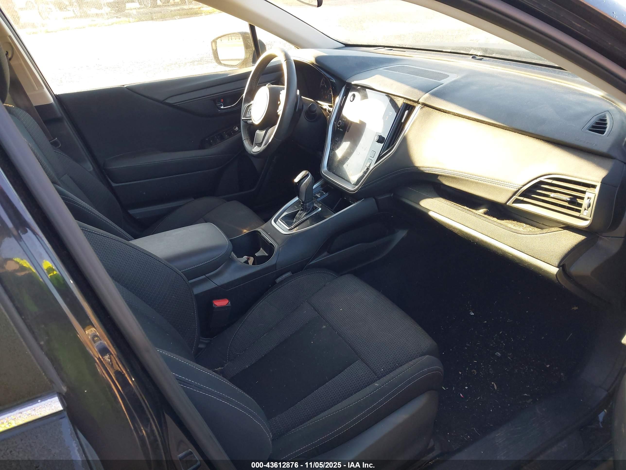 SUBARU OUTBACK image 5