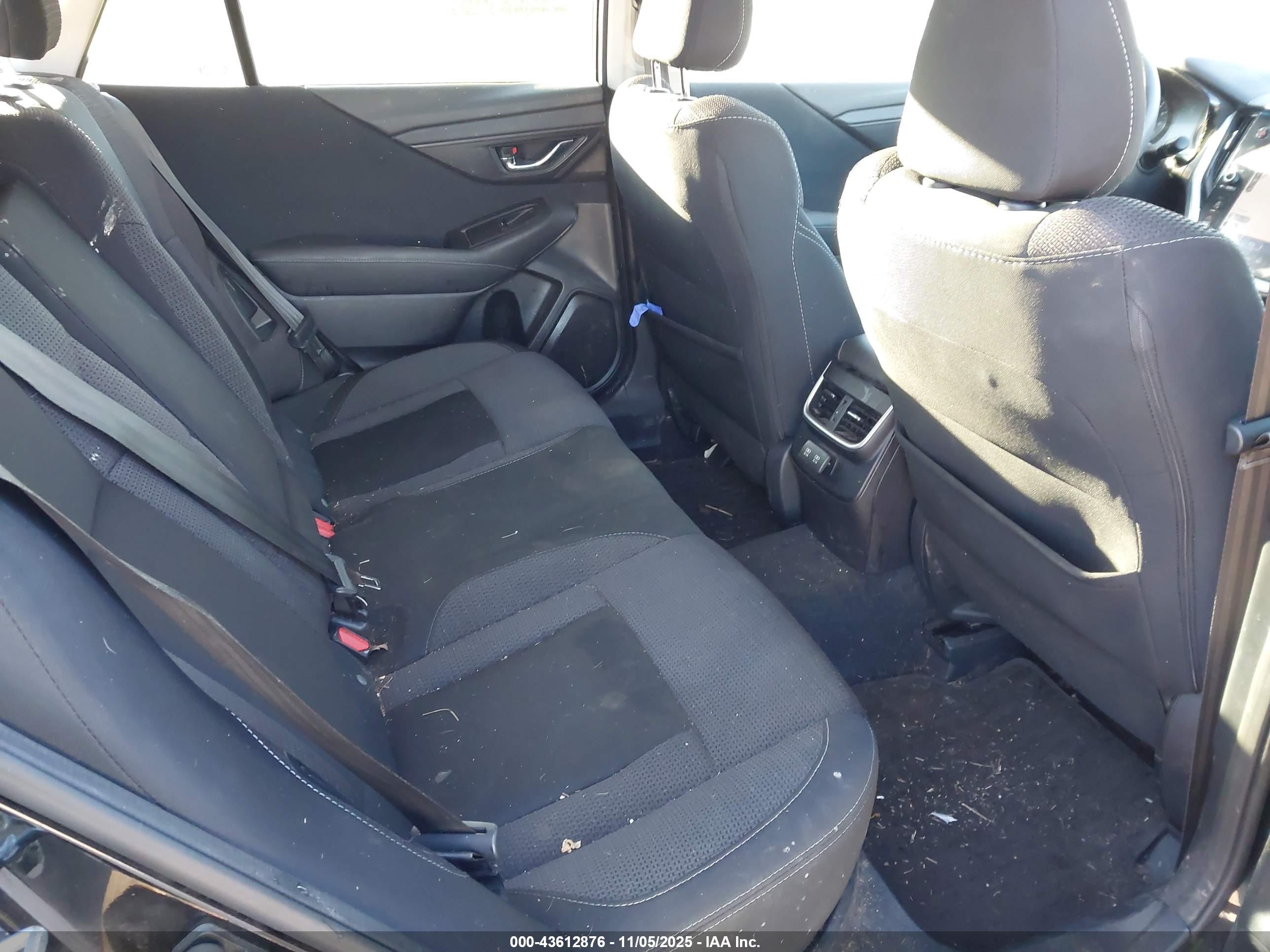 SUBARU OUTBACK image 8