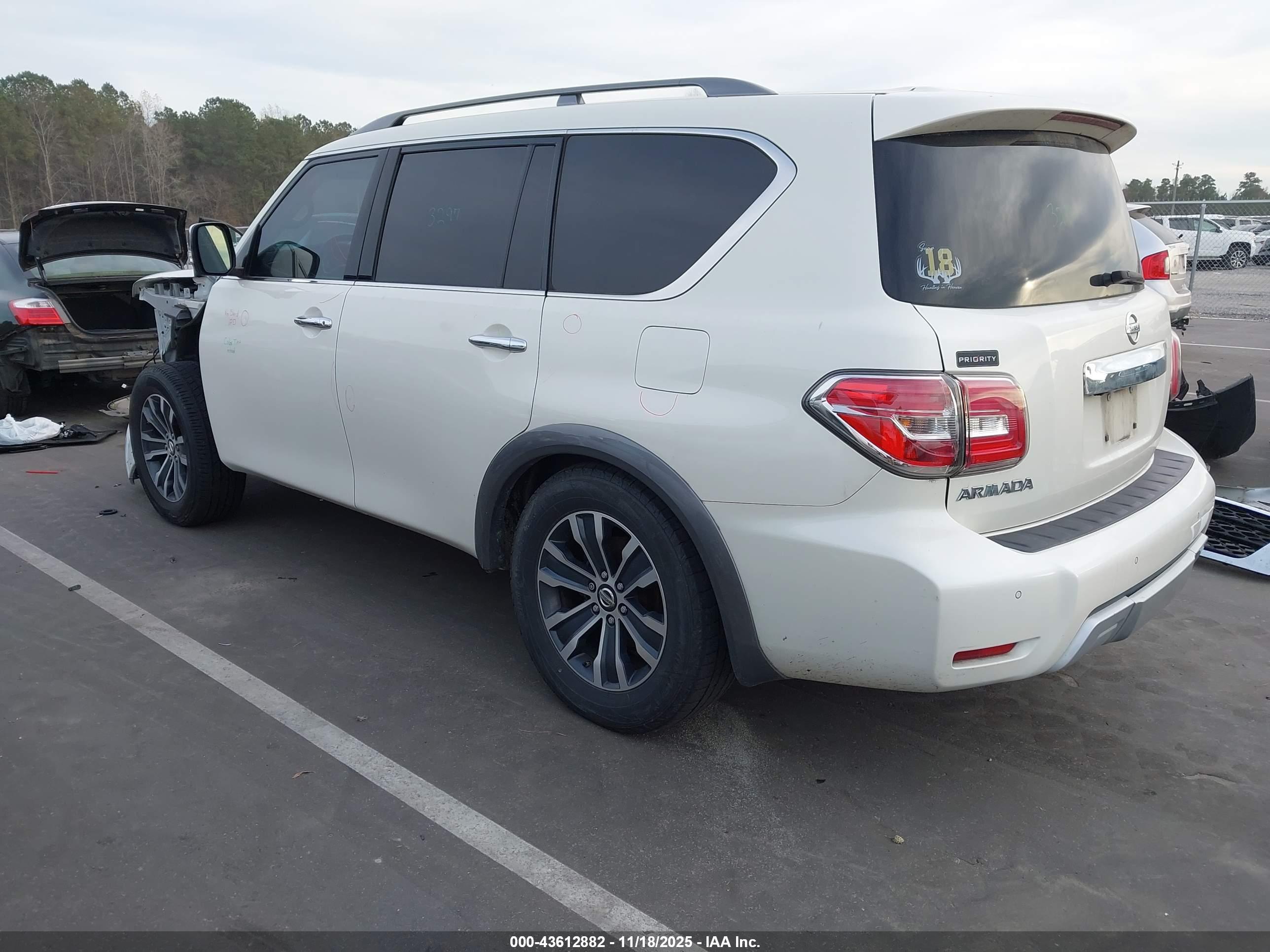 NISSAN ARMADA image 3