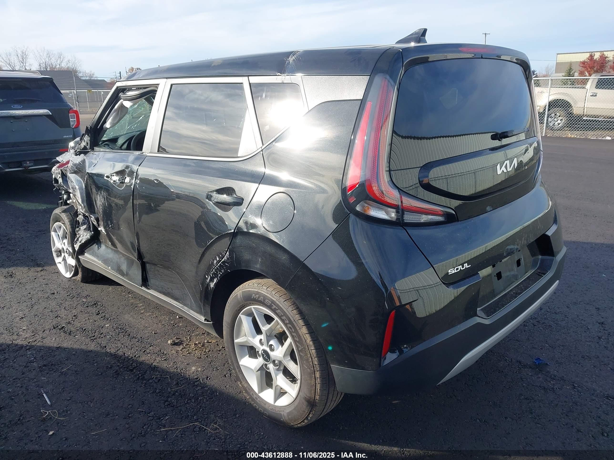KIA SOUL image 3