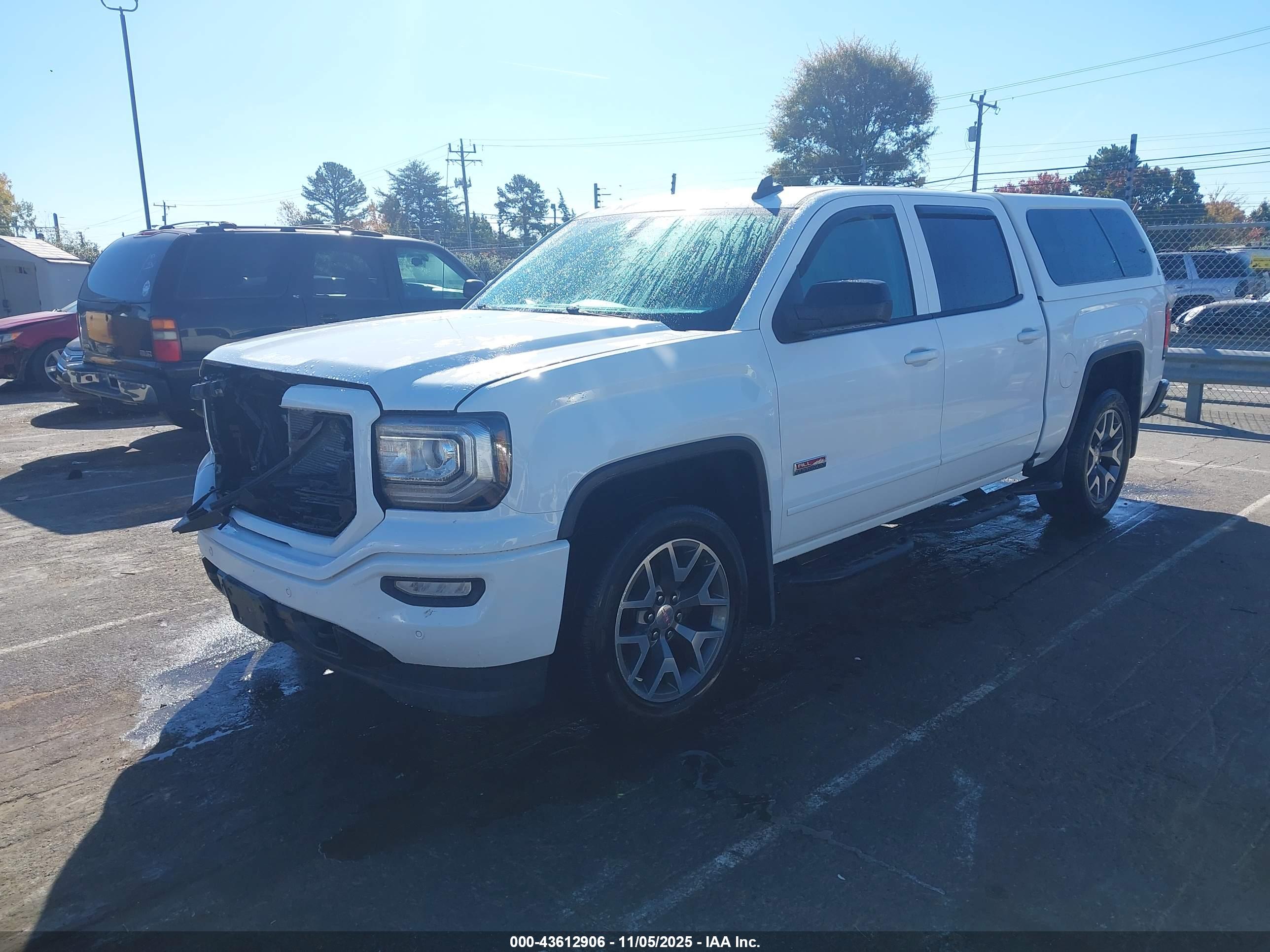 GMC SIERRA image 2
