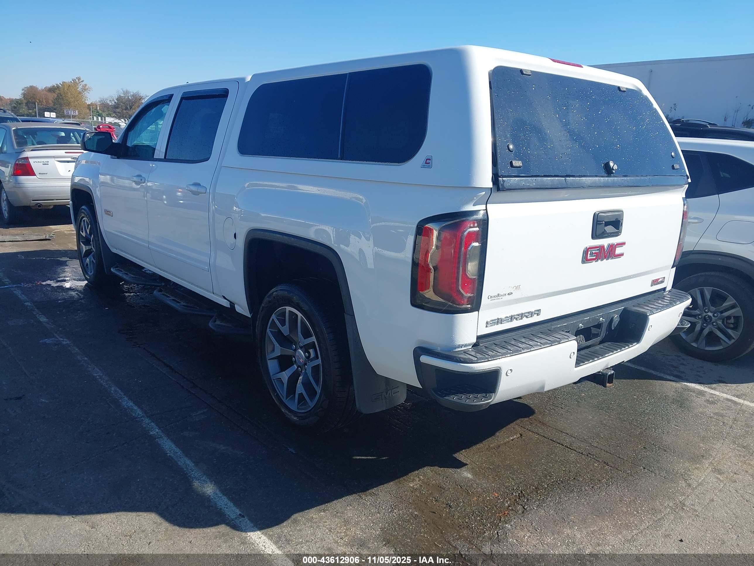 GMC SIERRA image 3