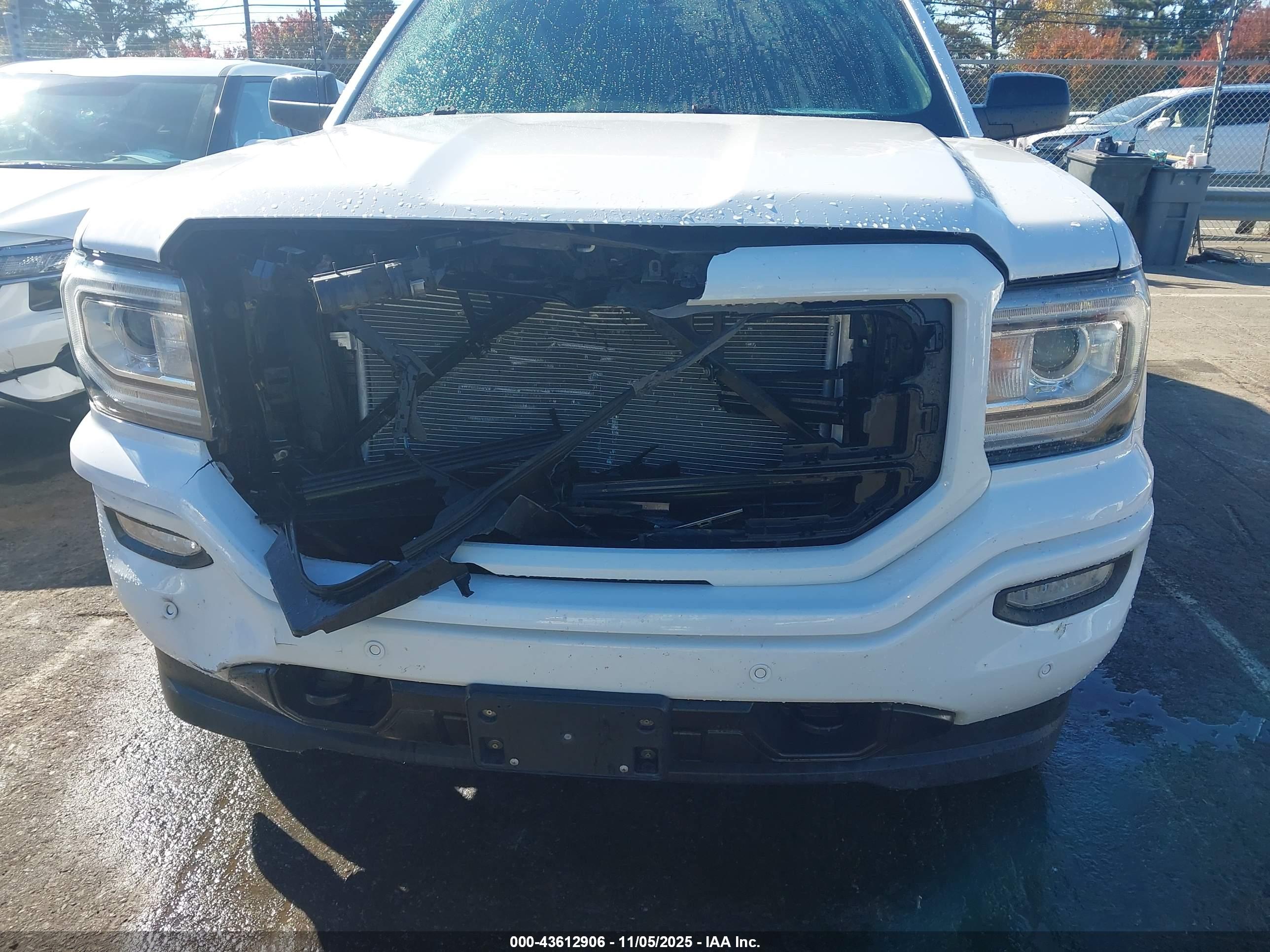 GMC SIERRA image 6