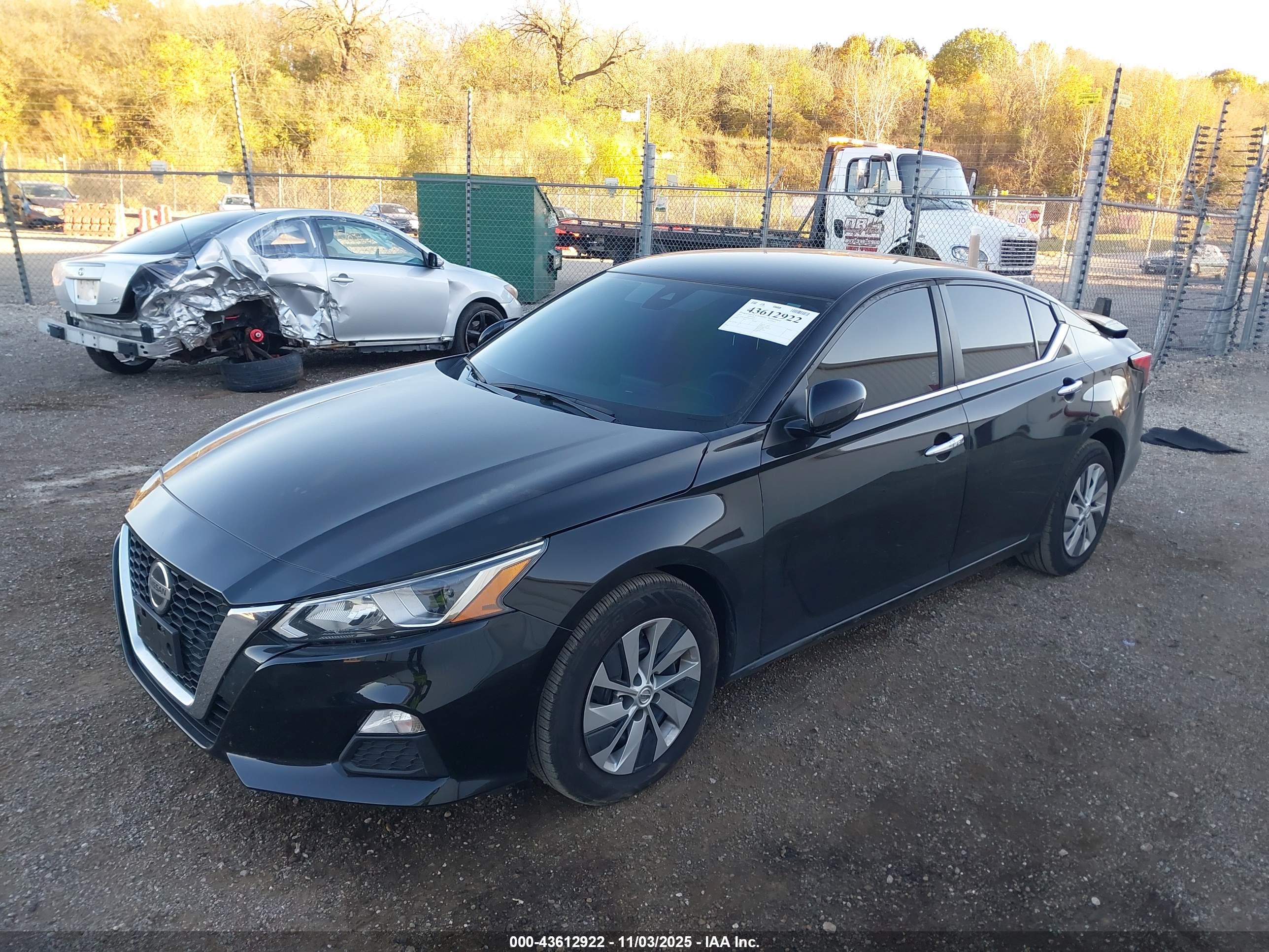 NISSAN ALTIMA image 2