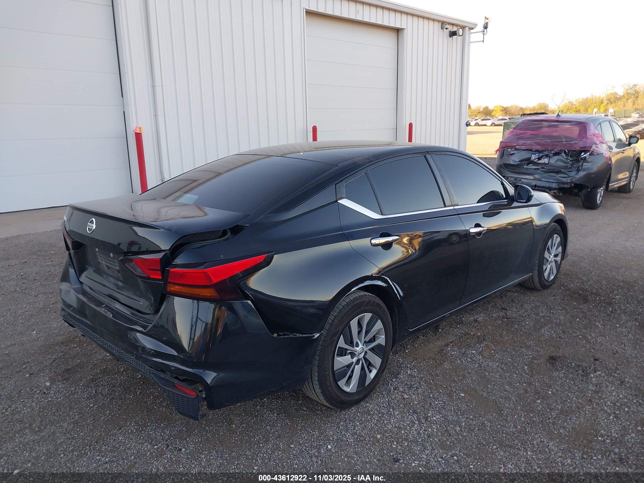 NISSAN ALTIMA image 4