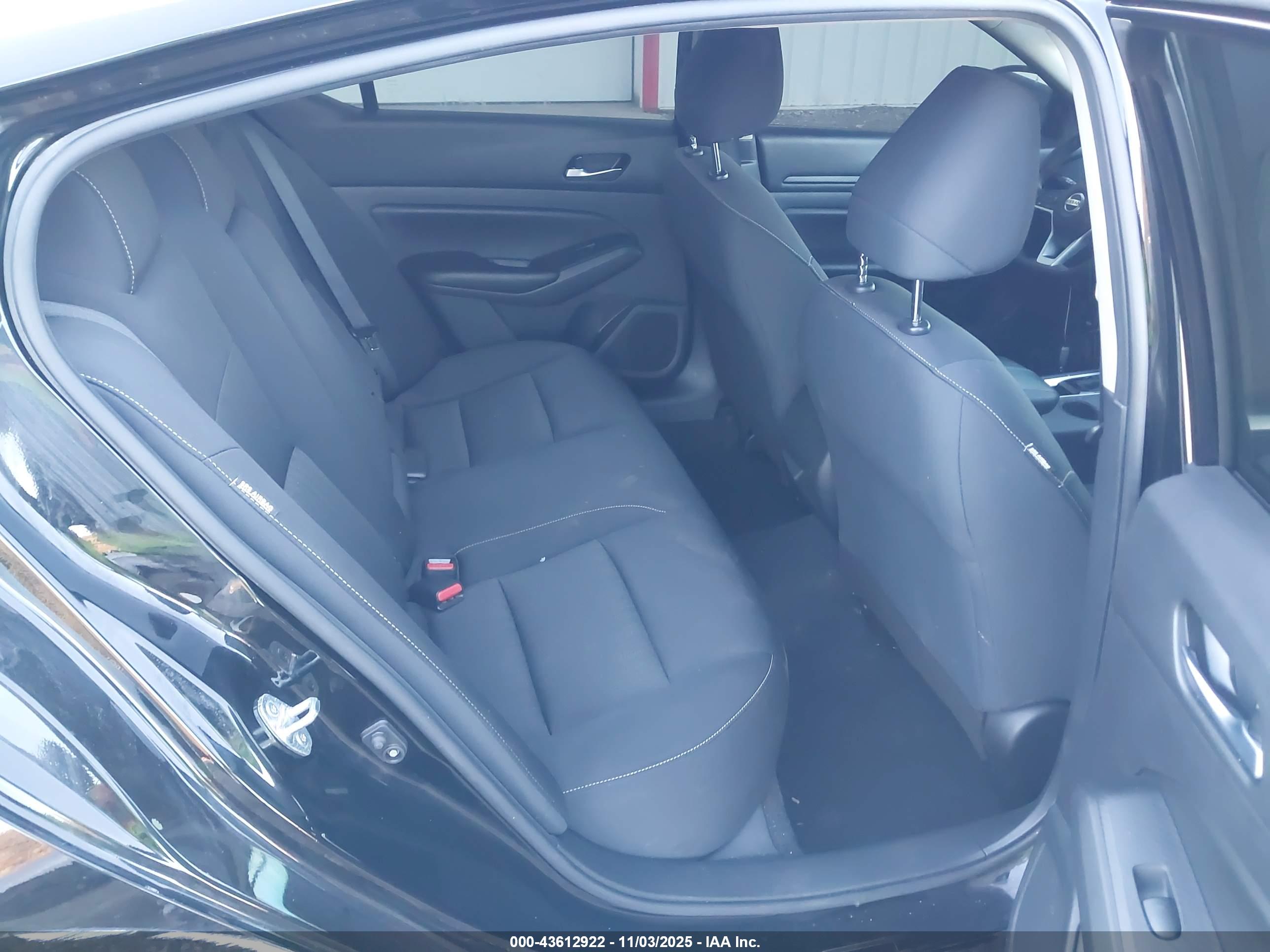 NISSAN ALTIMA image 8
