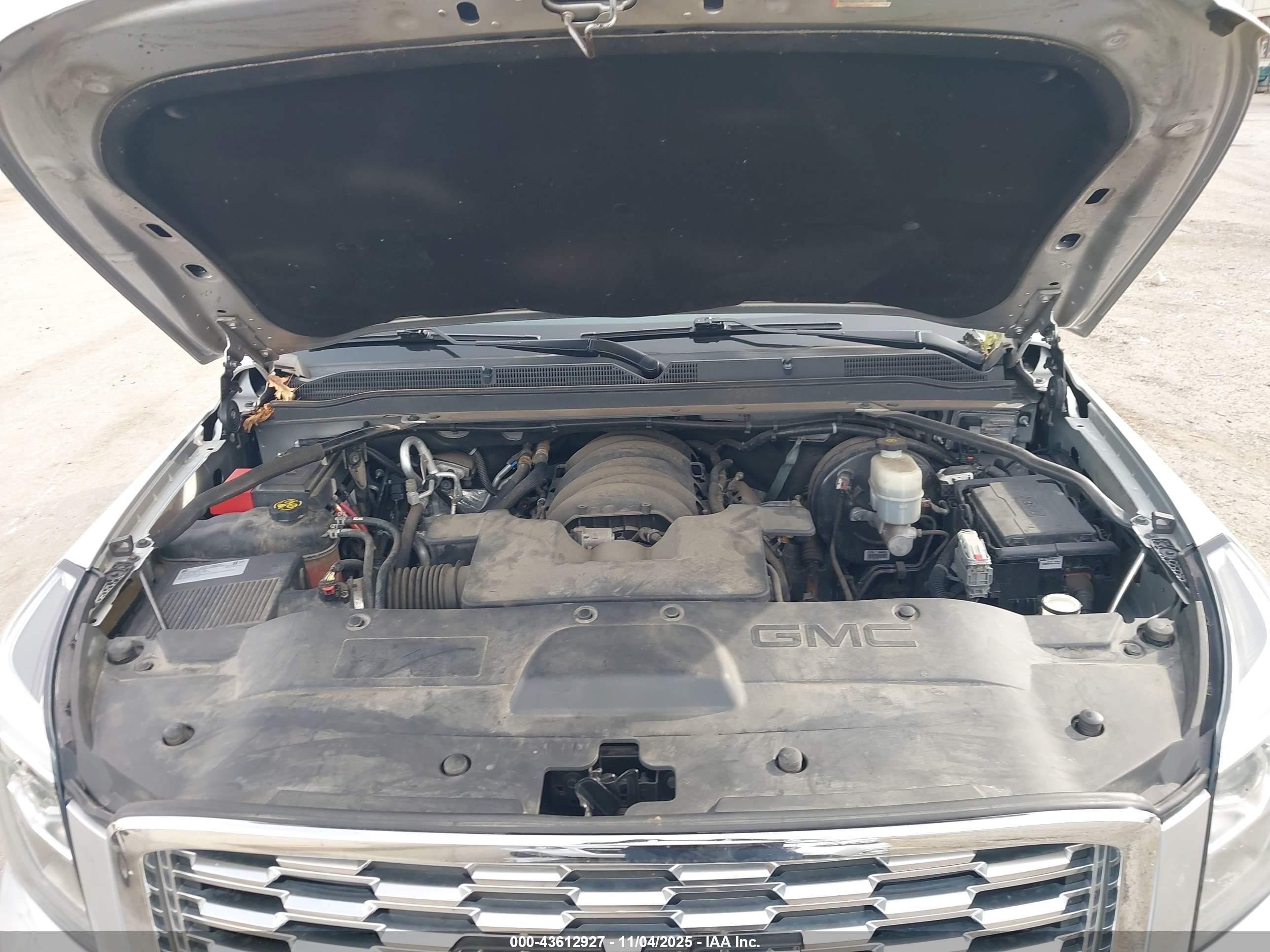 GMC YUKON image 10