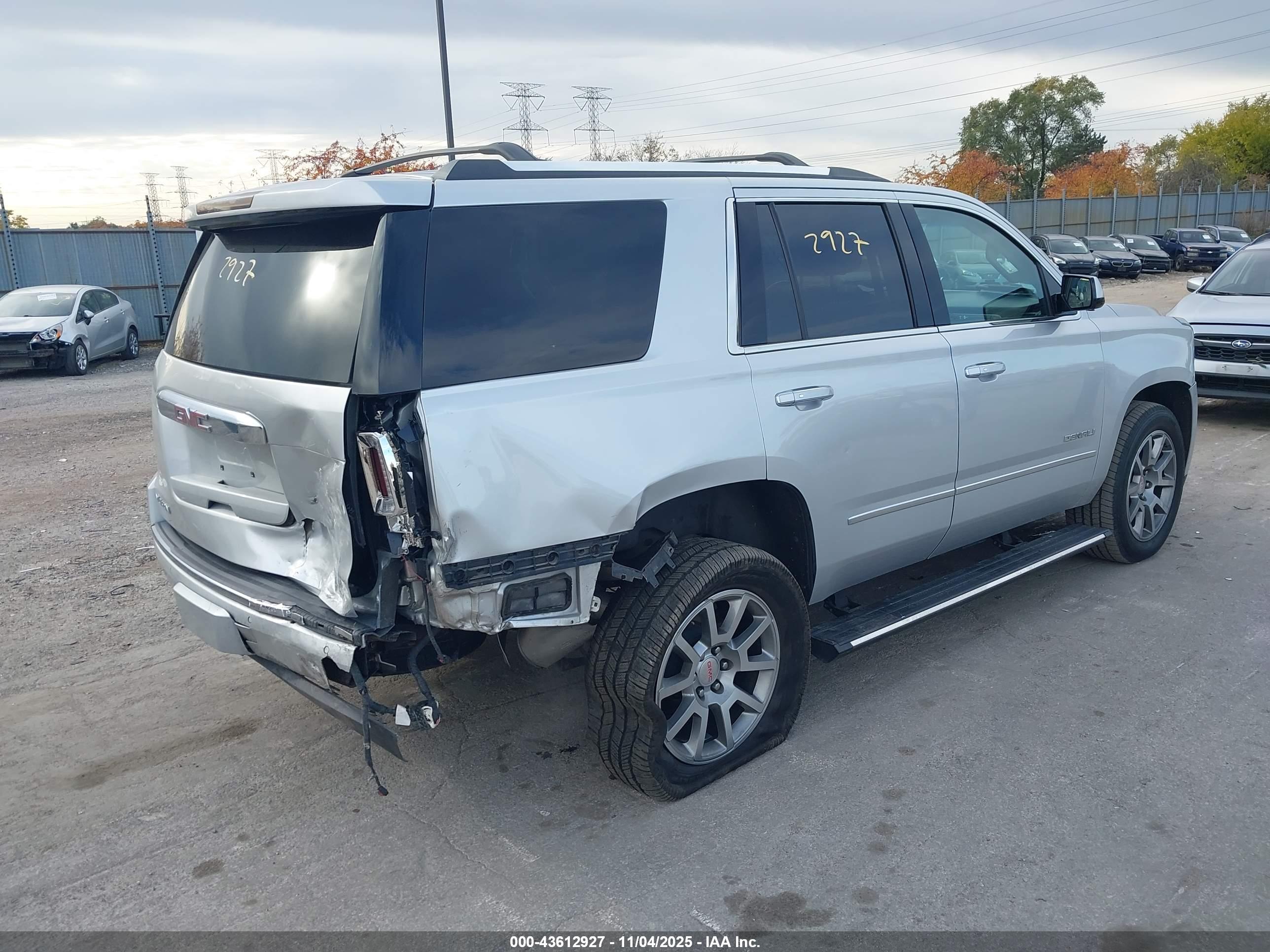 GMC YUKON image 4