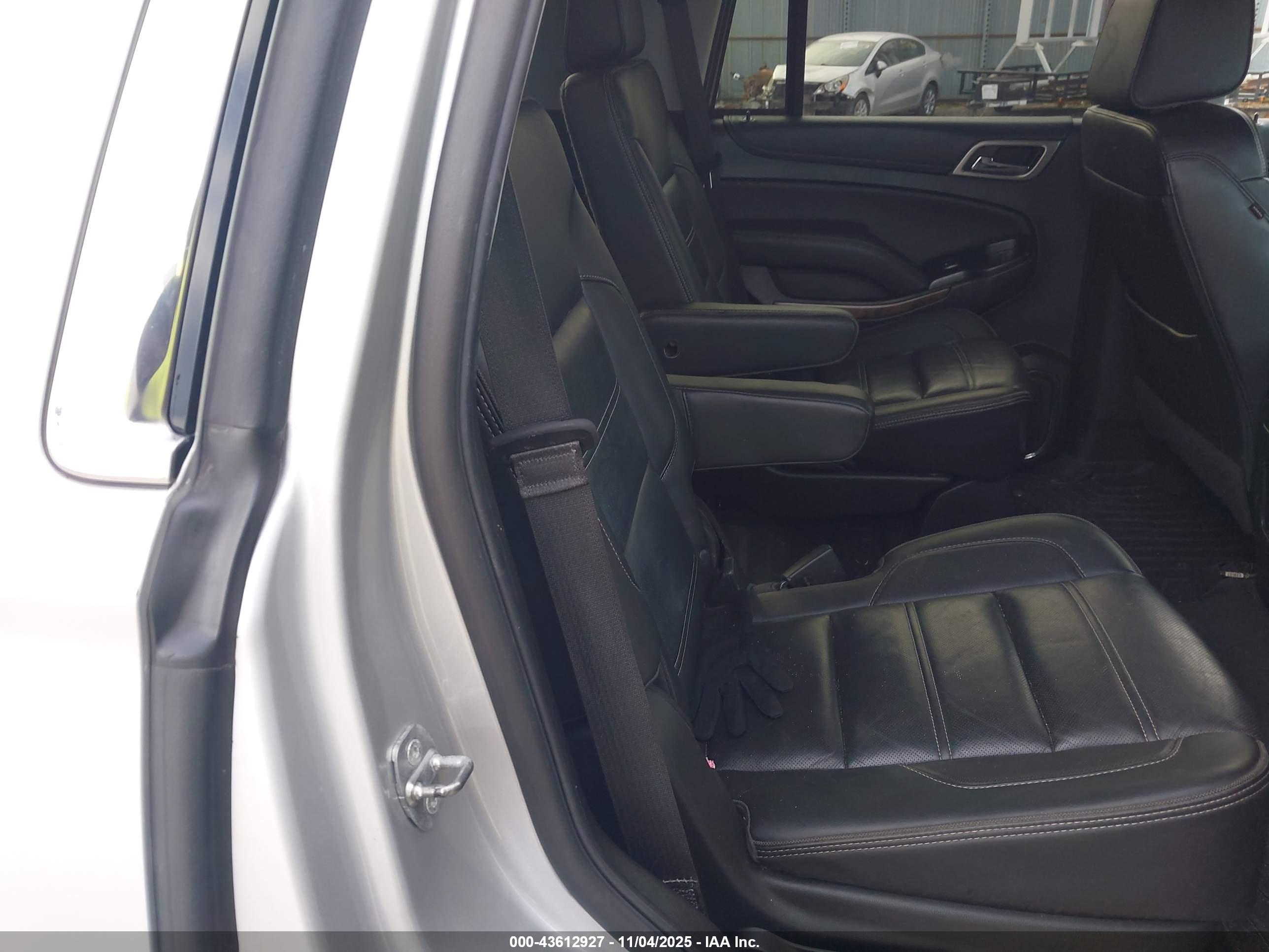 GMC YUKON image 8