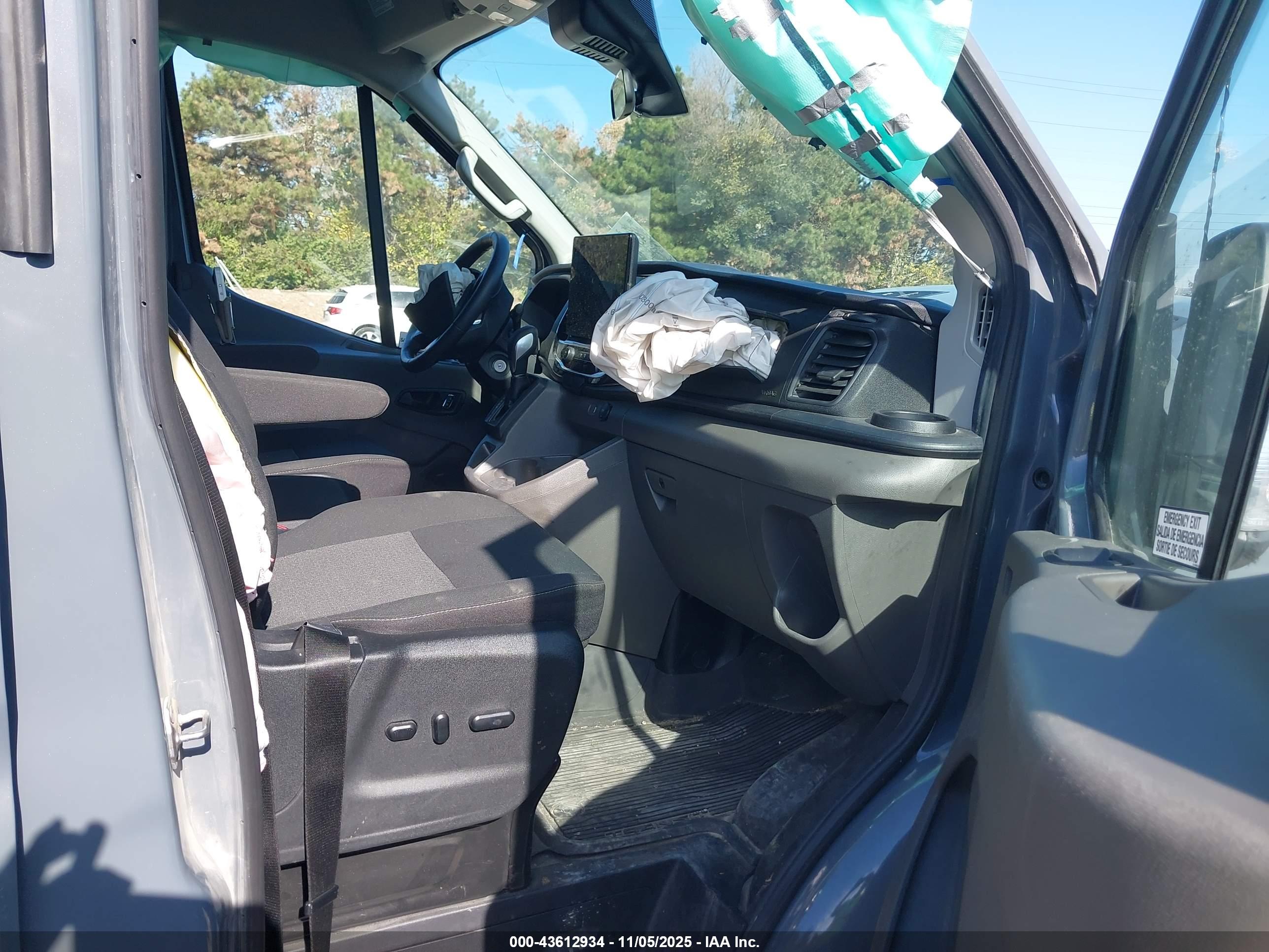 FORD TRANSIT-350 image 5