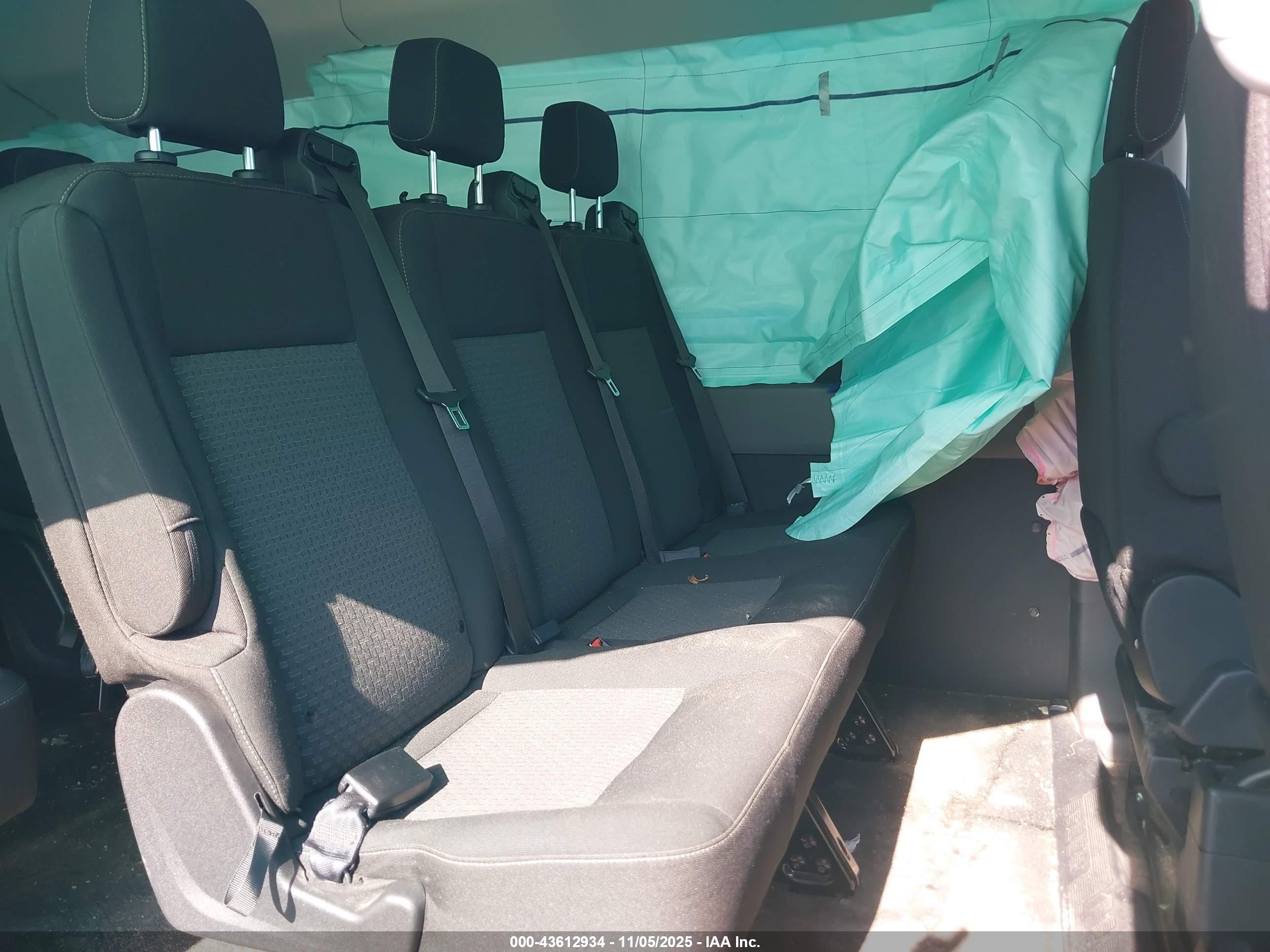 FORD TRANSIT-350 image 8