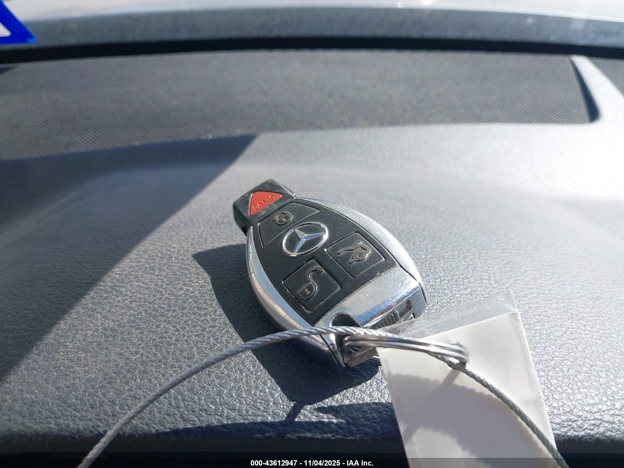 MERCEDES-BENZ GLK image 11