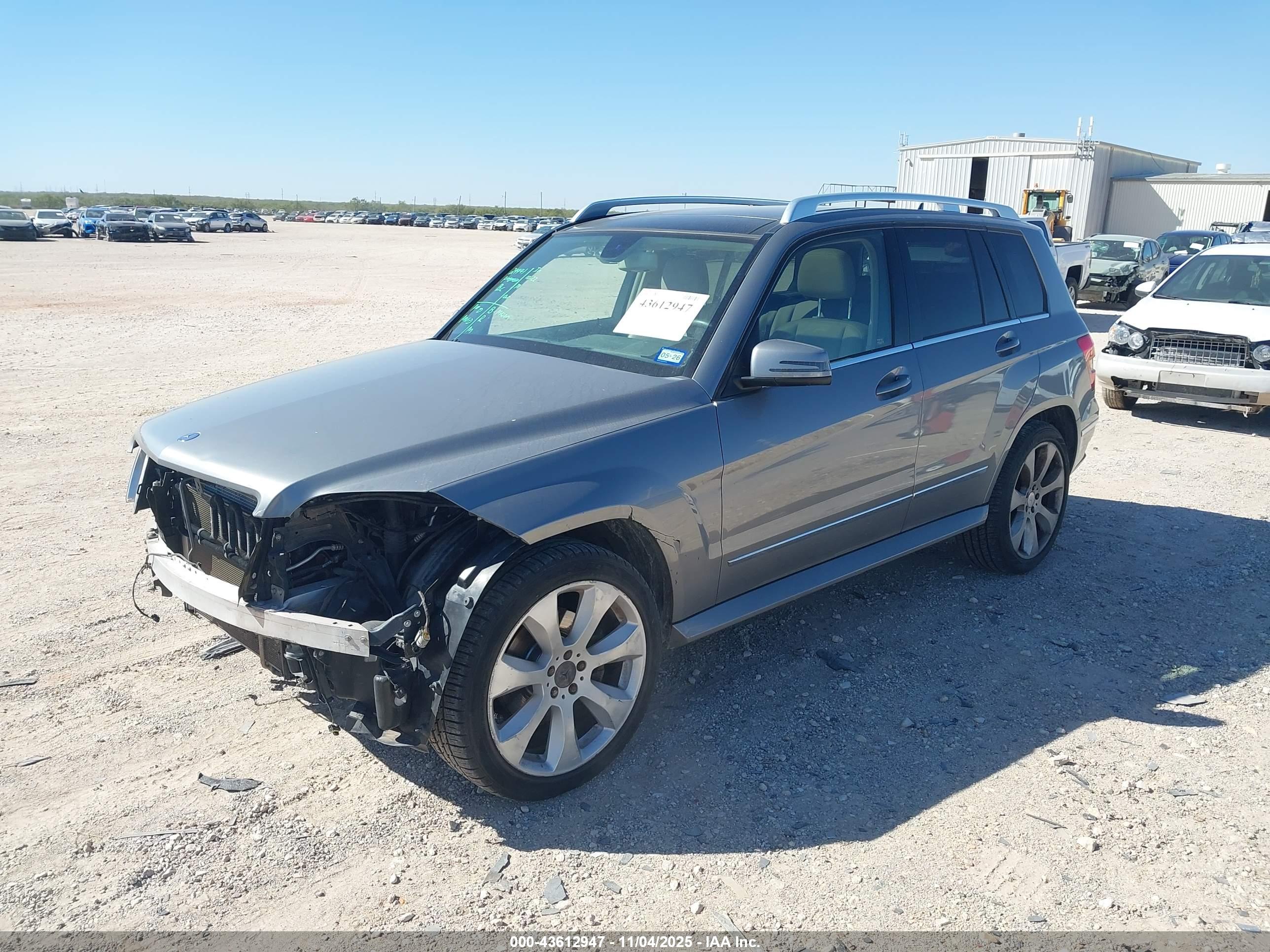 MERCEDES-BENZ GLK image 2