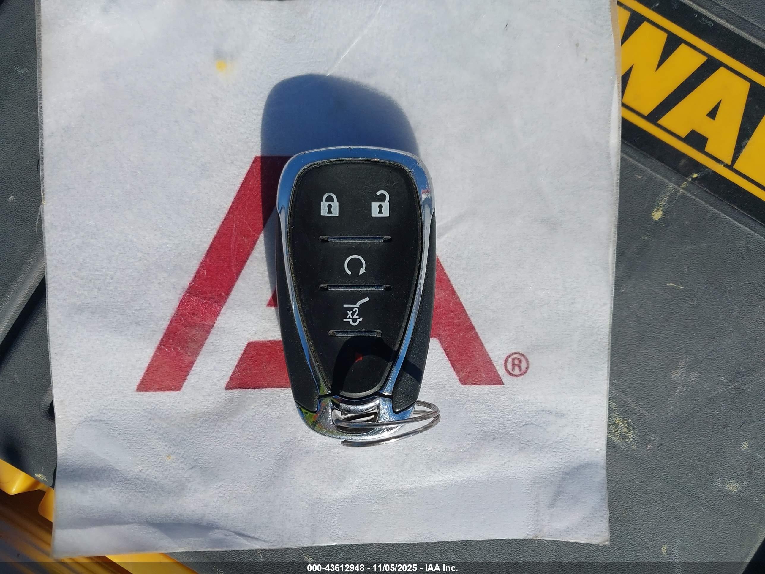CHEVROLET EQUINOX image 11