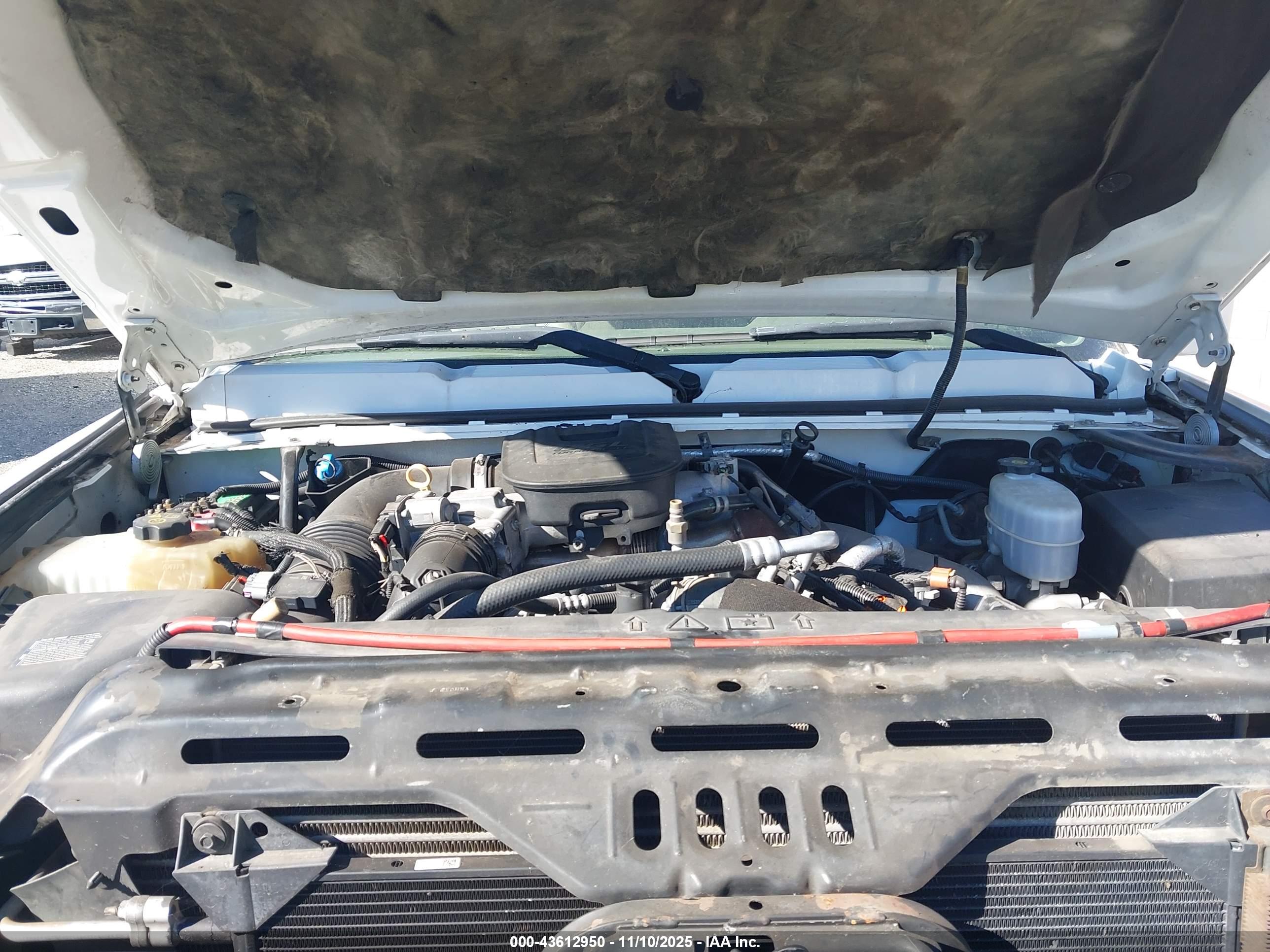 CHEVROLET SILVERADO image 10