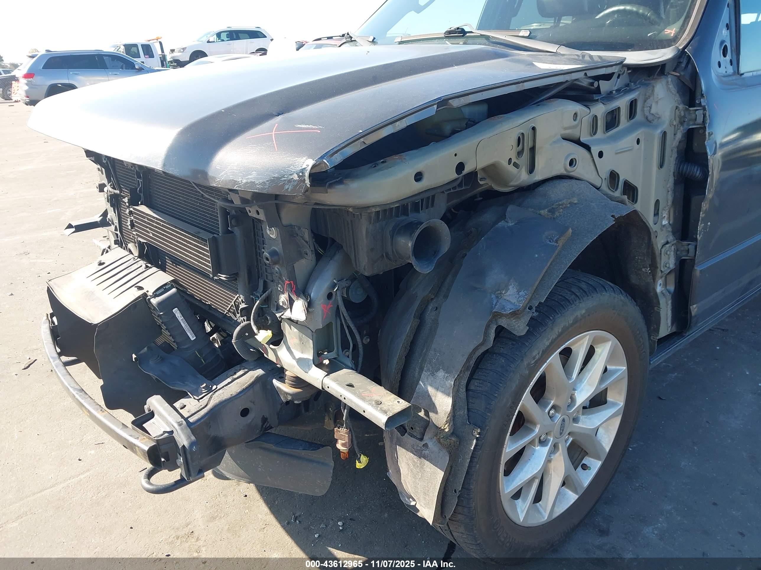 FORD EXPEDITION image 6