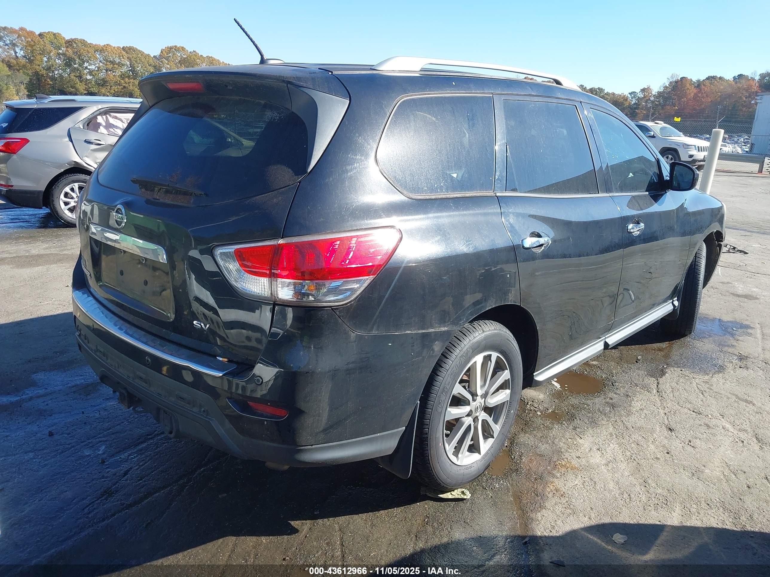 NISSAN PATHFINDER image 4