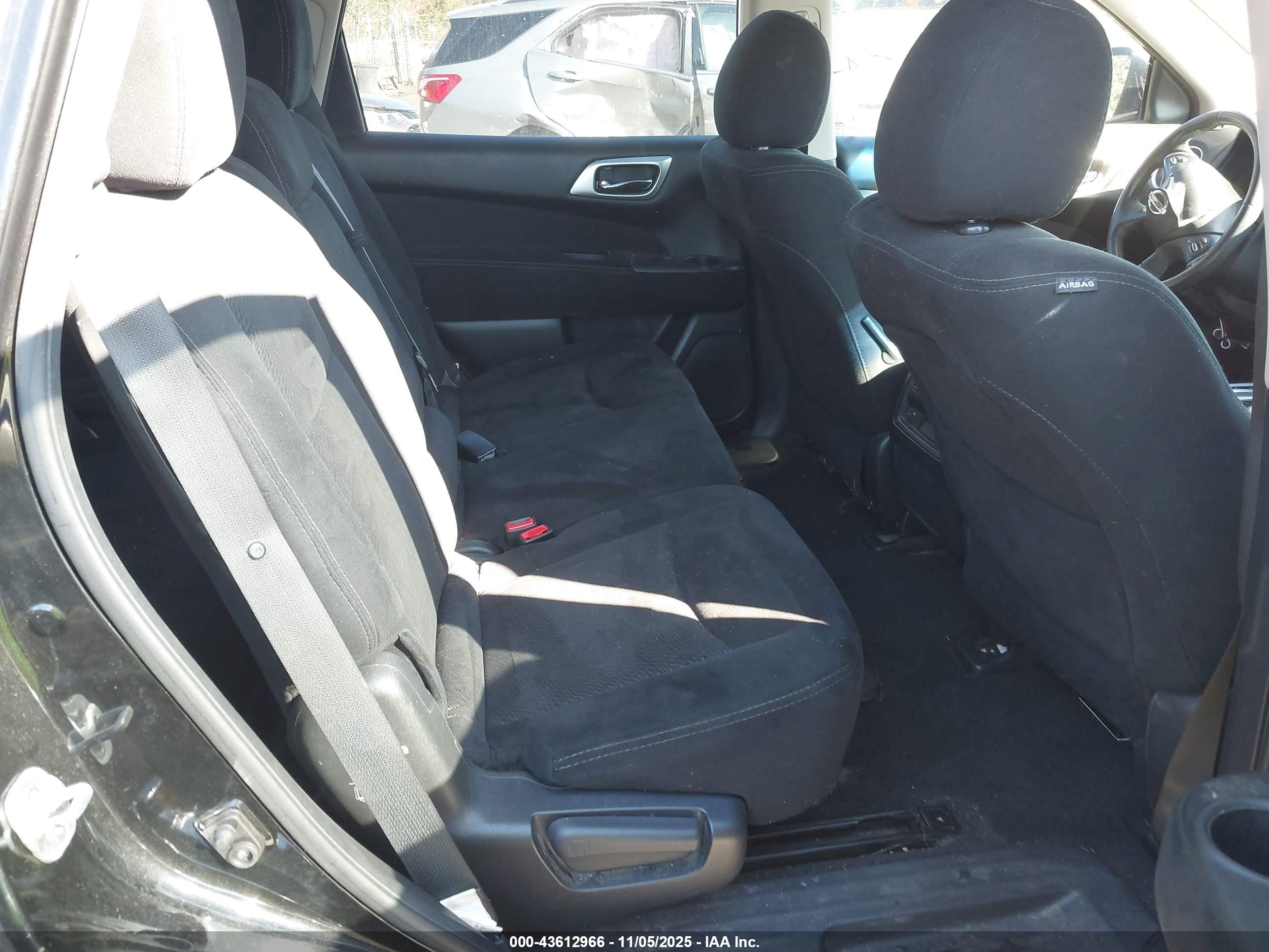 NISSAN PATHFINDER image 8