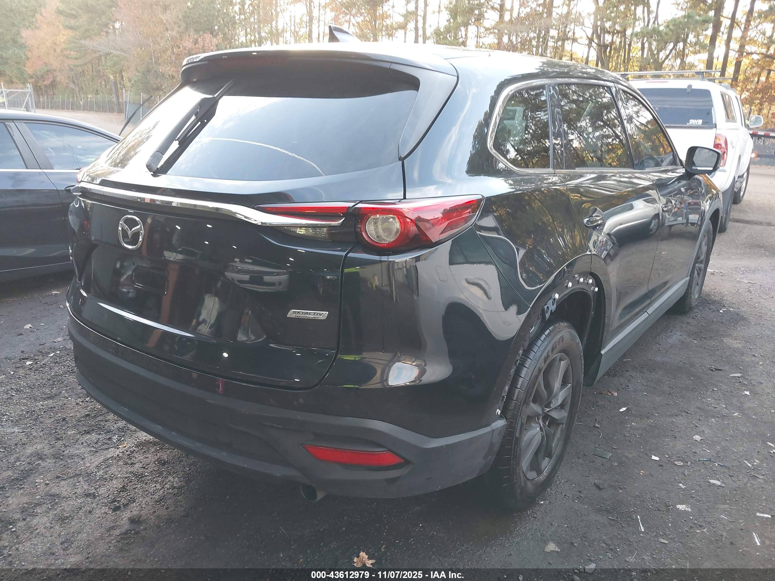 MAZDA CX-9 image 4