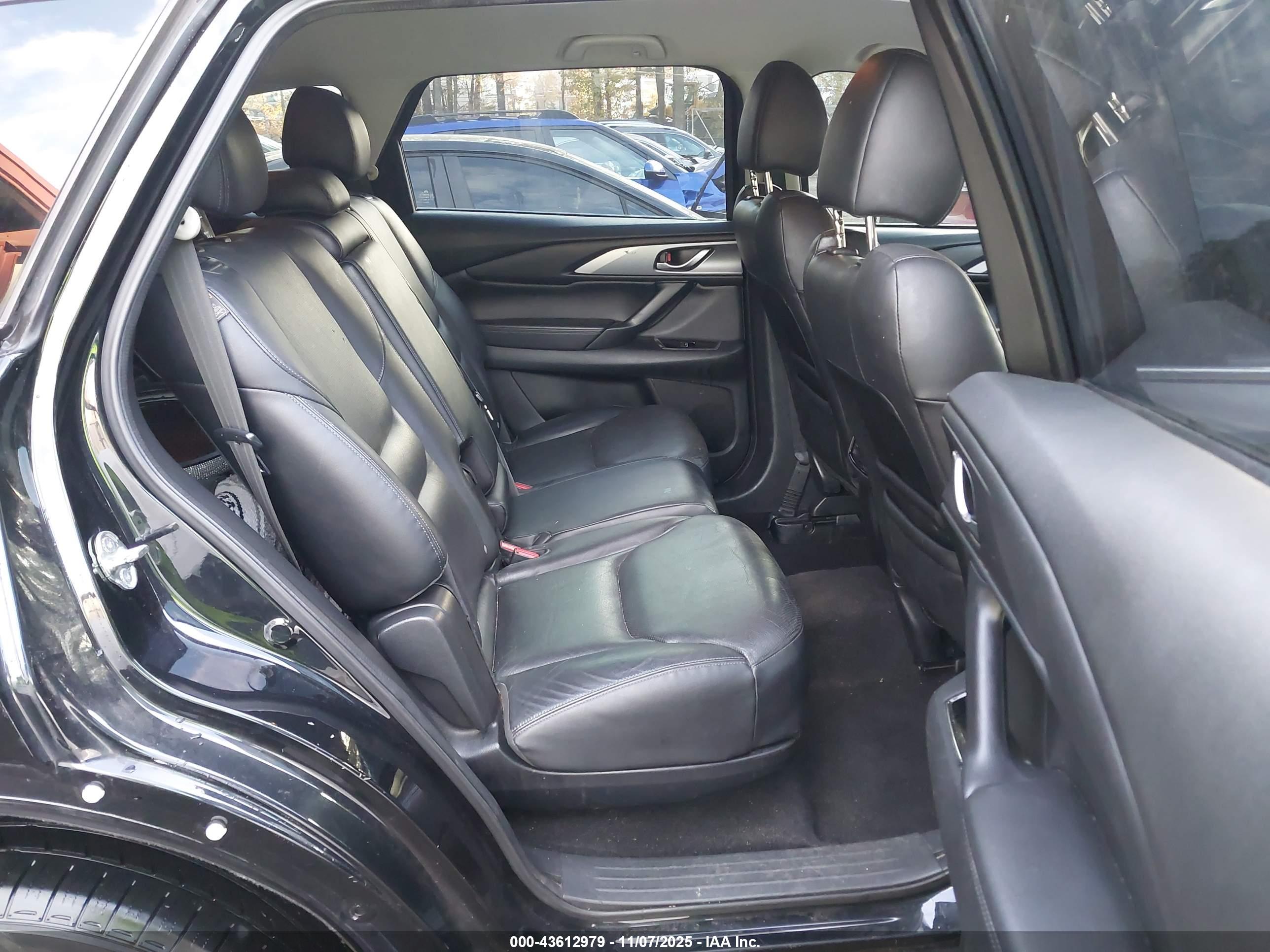 MAZDA CX-9 image 8