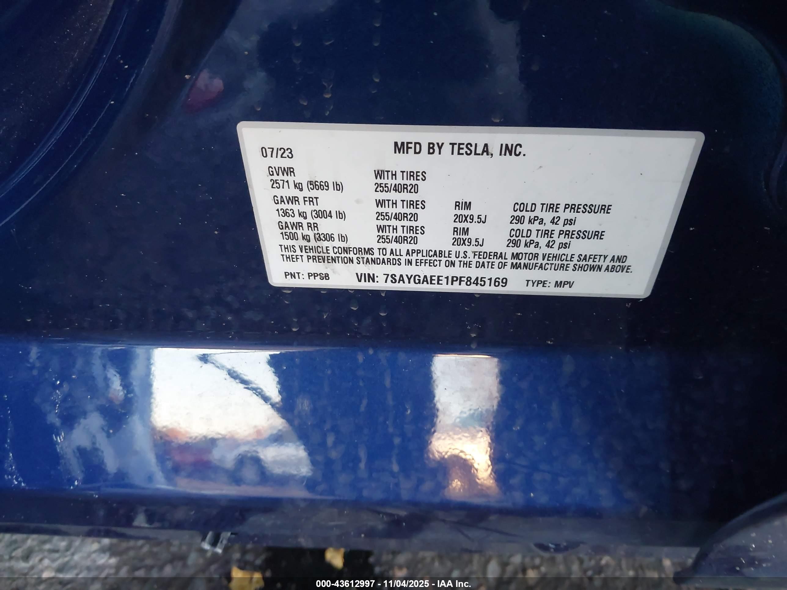 TESLA MODEL image 9