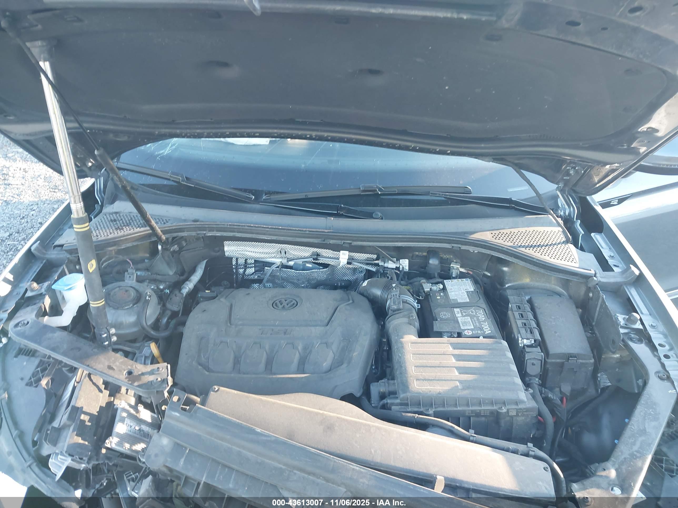 VOLKSWAGEN TIGUAN image 10