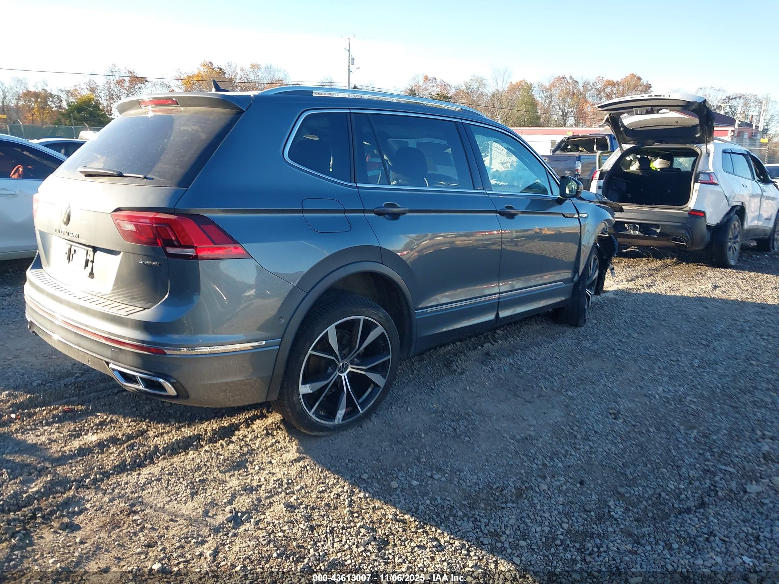 VOLKSWAGEN TIGUAN image 4