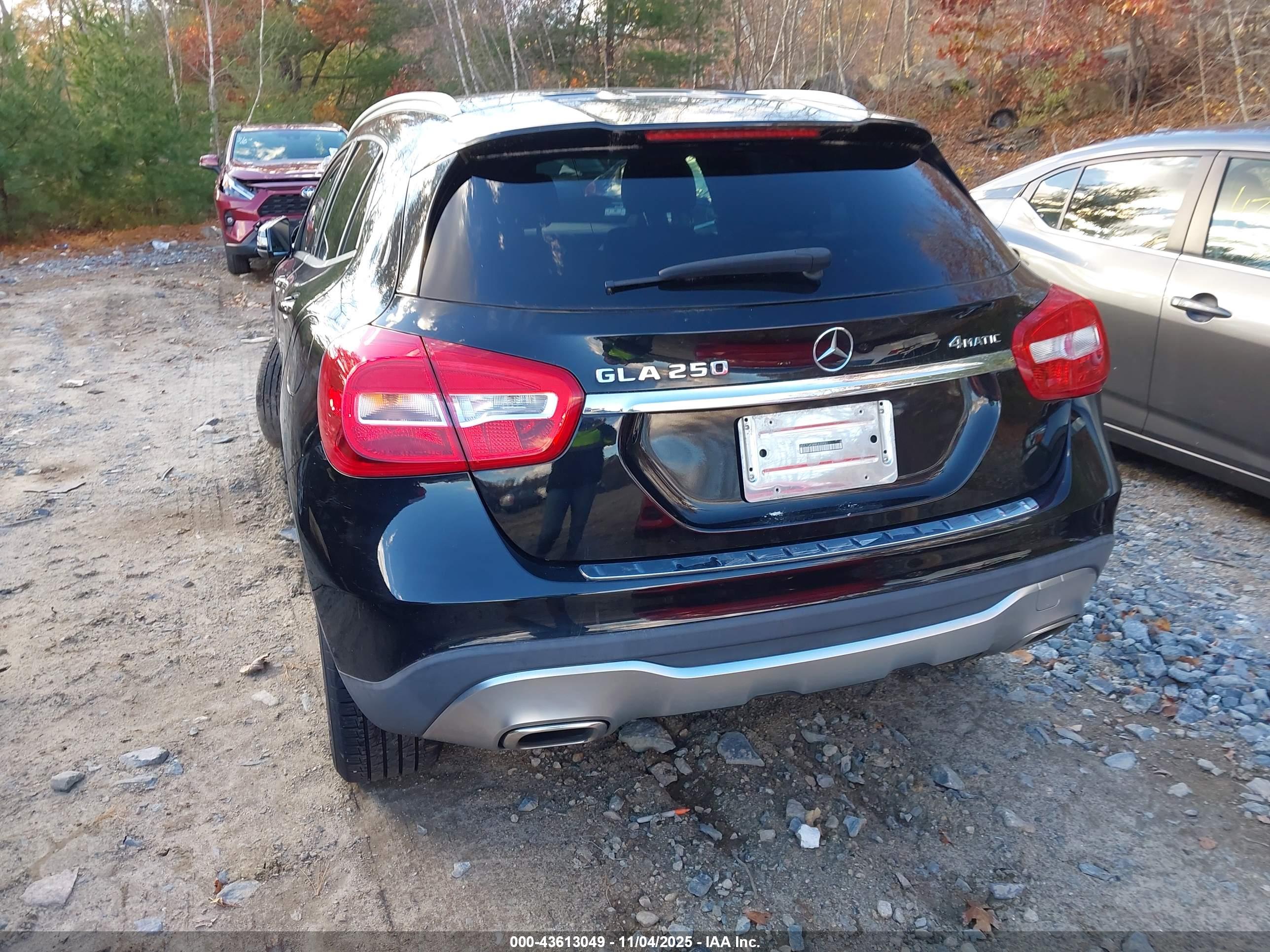 MERCEDES-BENZ GLA image 3
