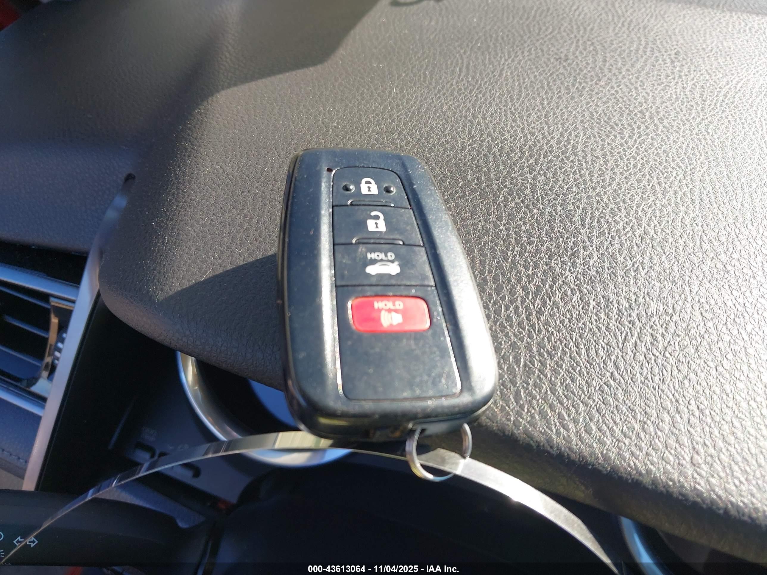 TOYOTA CAMRY image 11