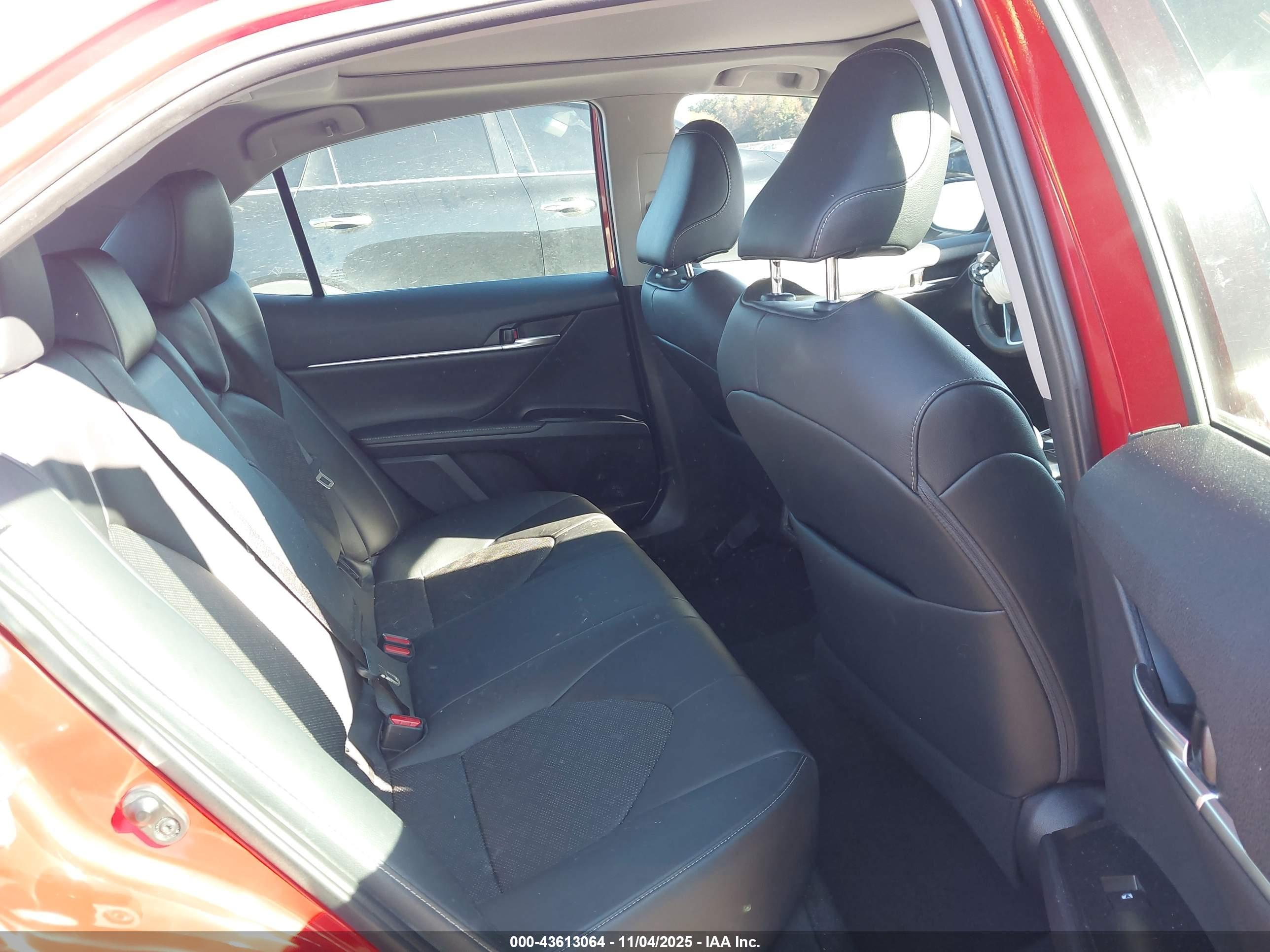 TOYOTA CAMRY image 8