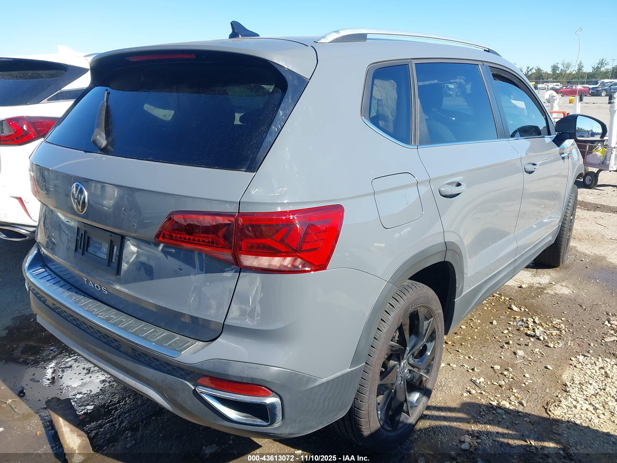 VOLKSWAGEN TAOS image 4