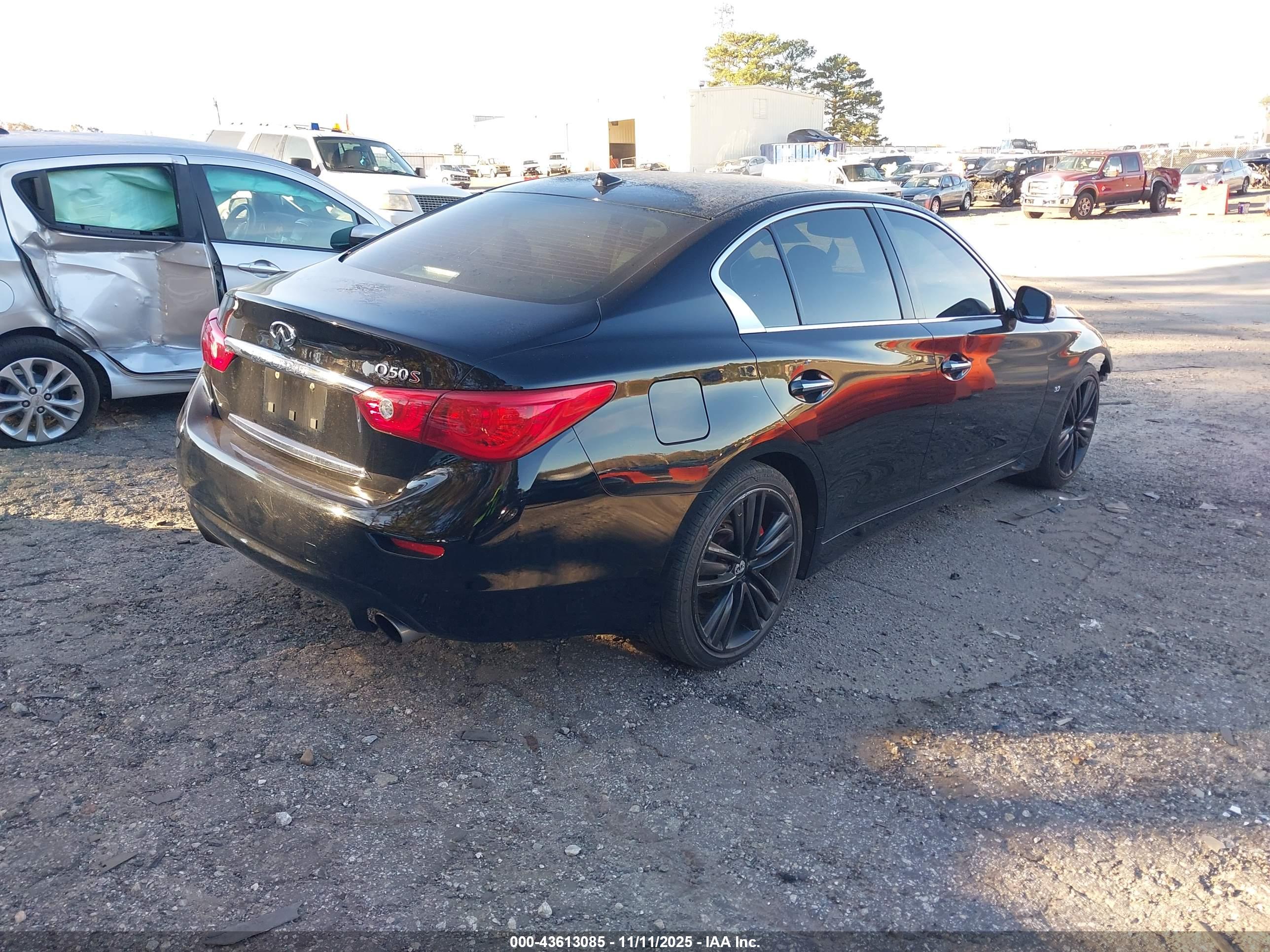 INFINITI Q50 image 4