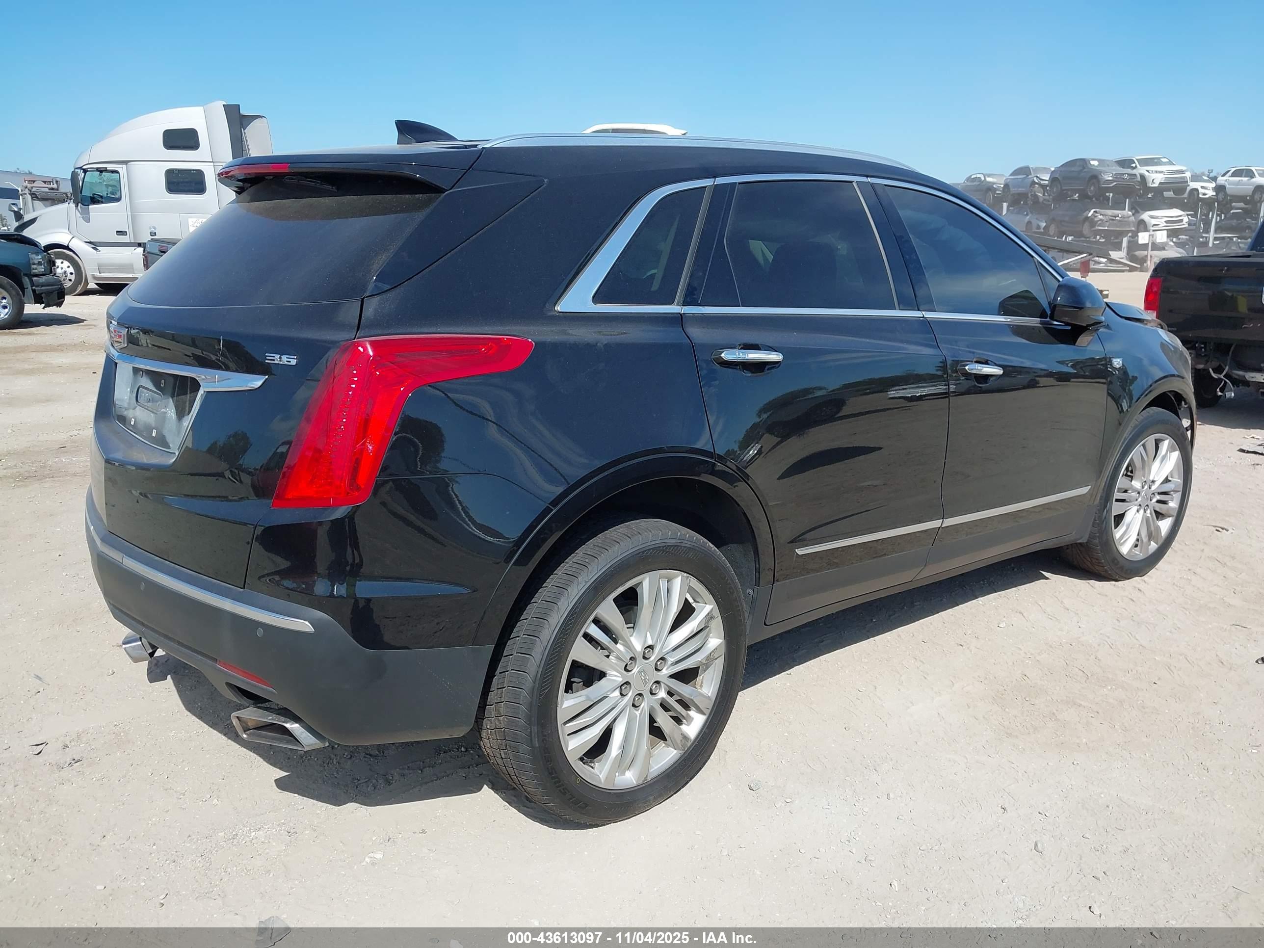 CADILLAC XT5 image 4