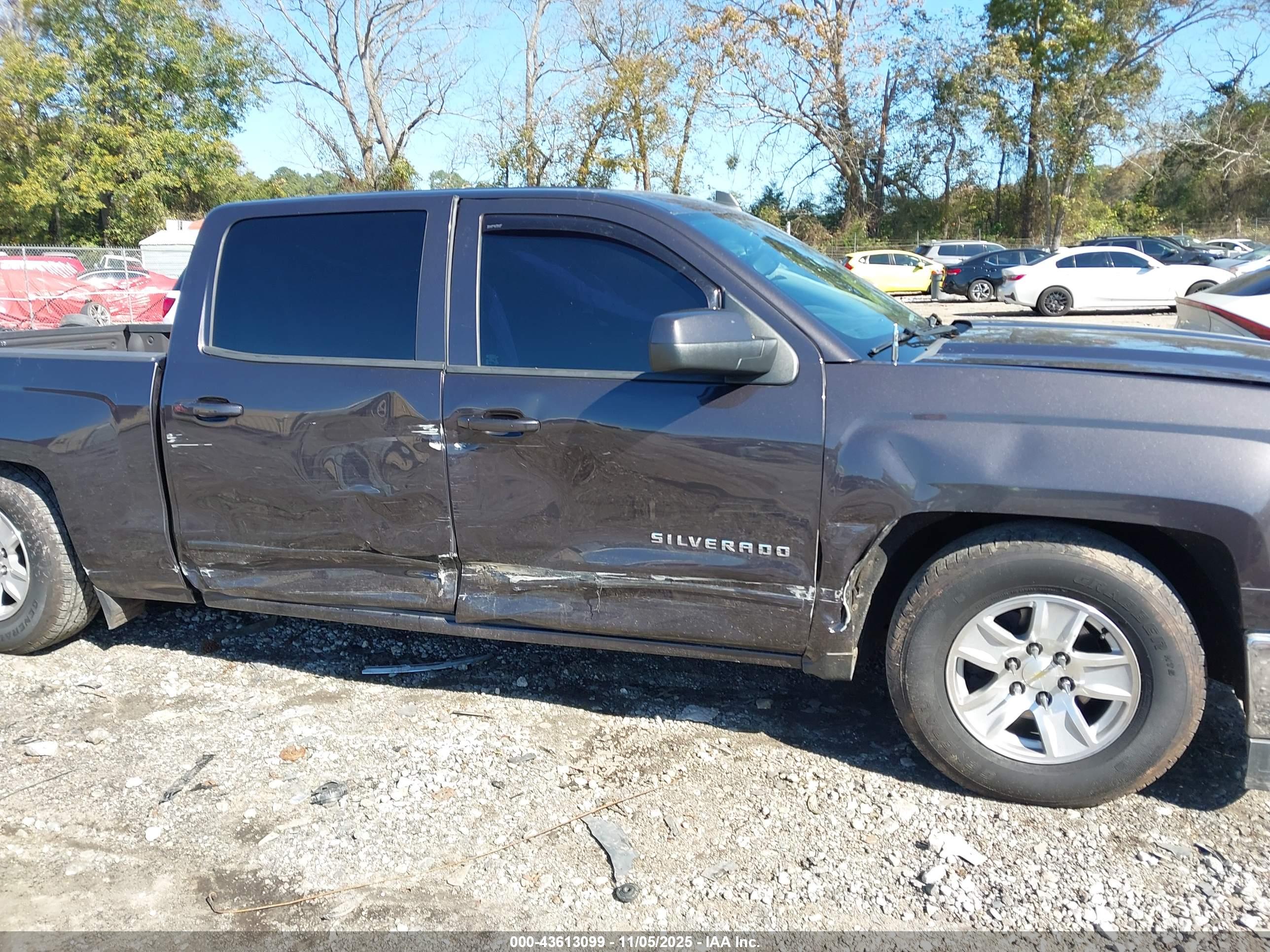 CHEVROLET SILVERADO image 6