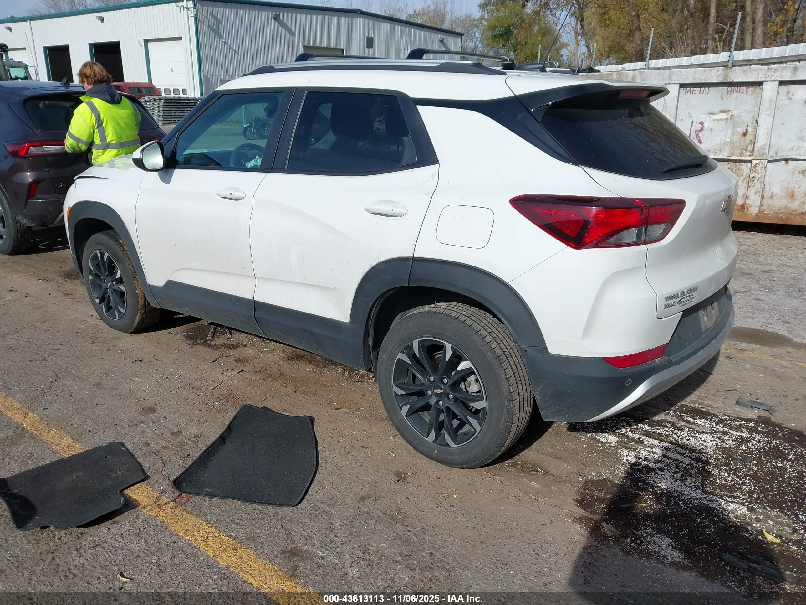 CHEVROLET TRAILBLAZER image 3