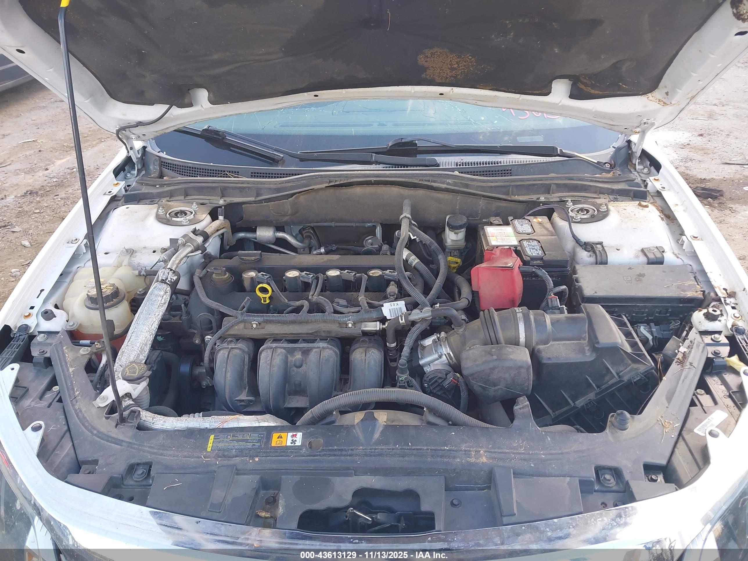 FORD FUSION image 10