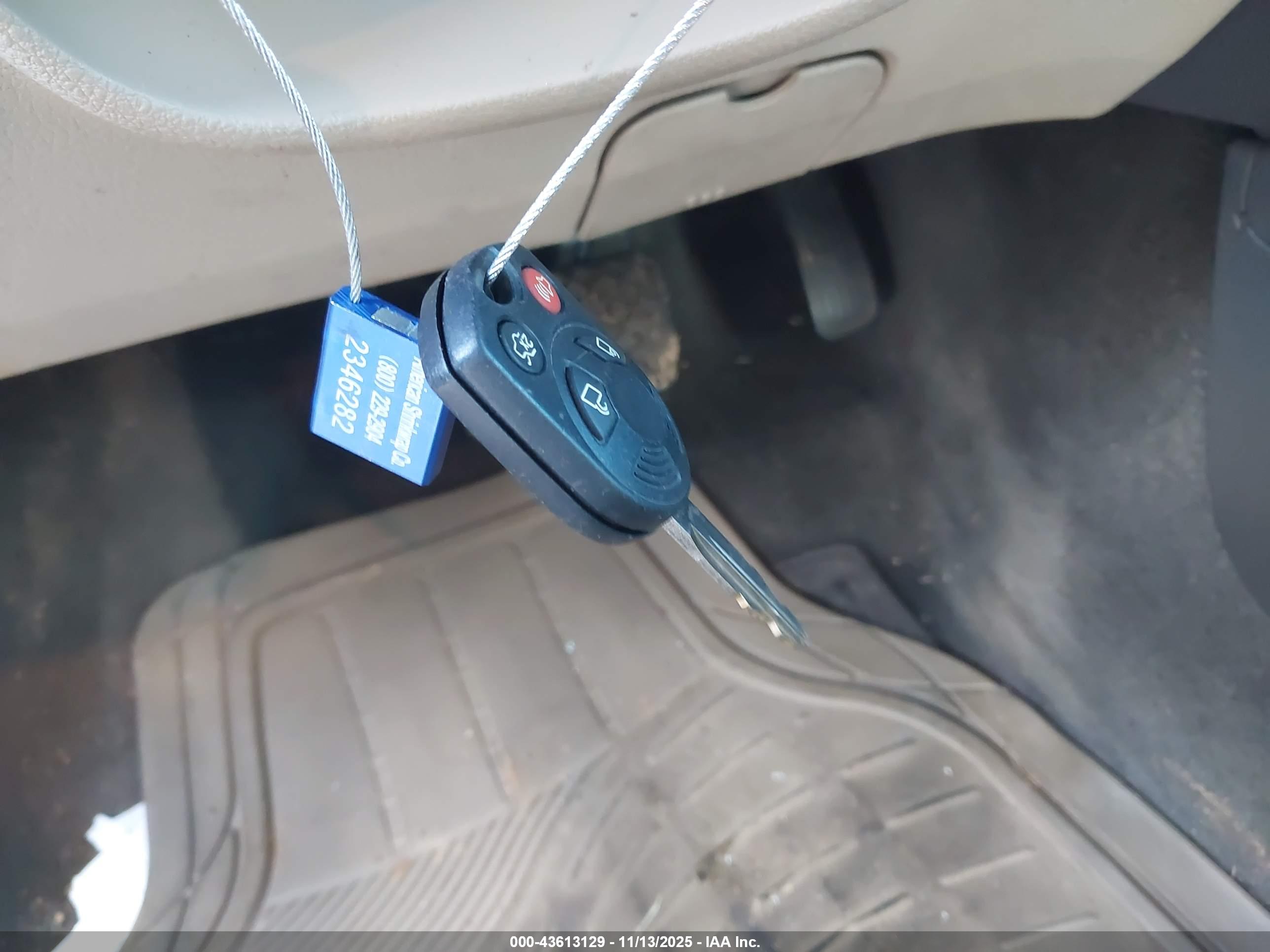 FORD FUSION image 11
