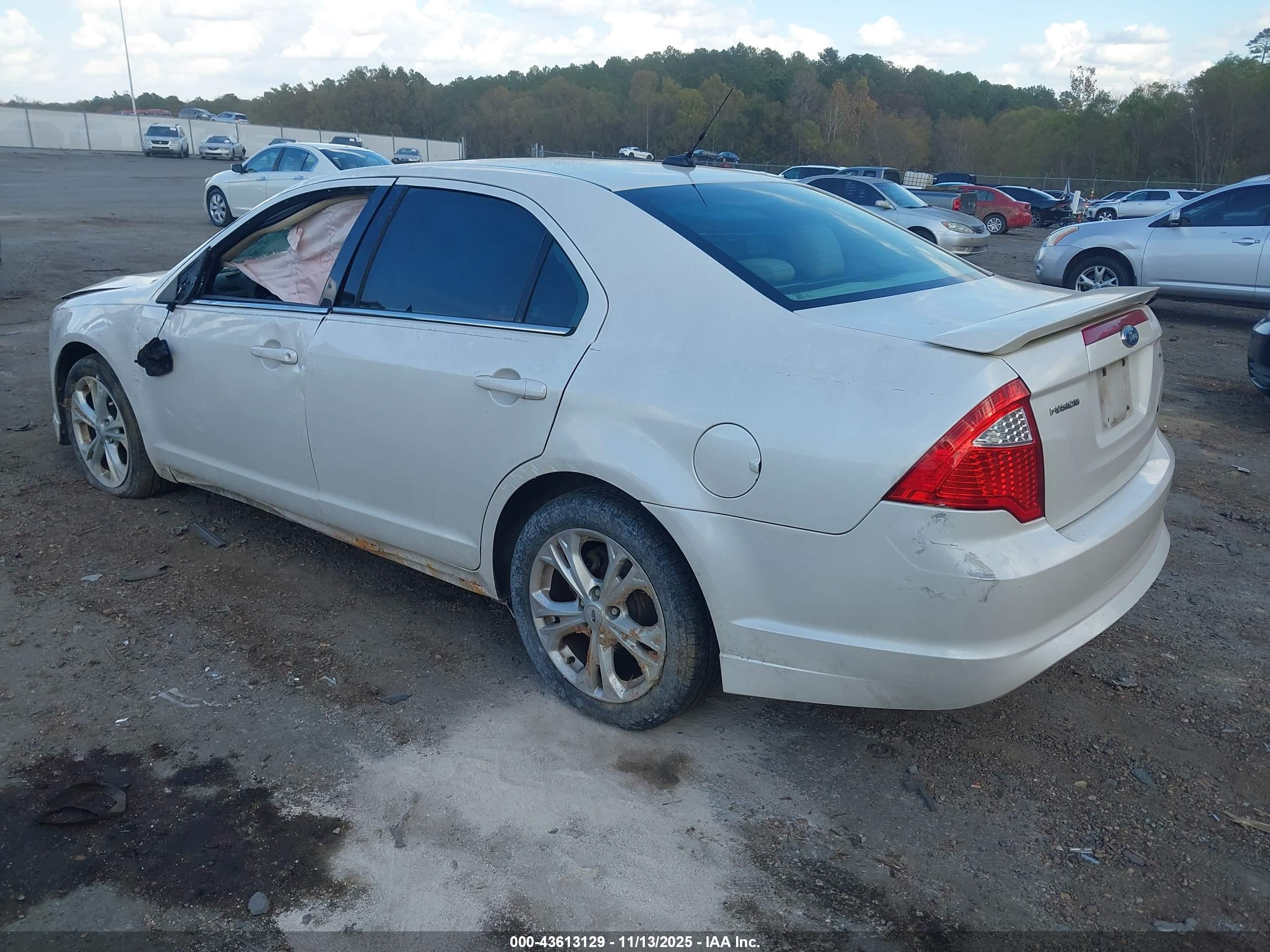 FORD FUSION image 3