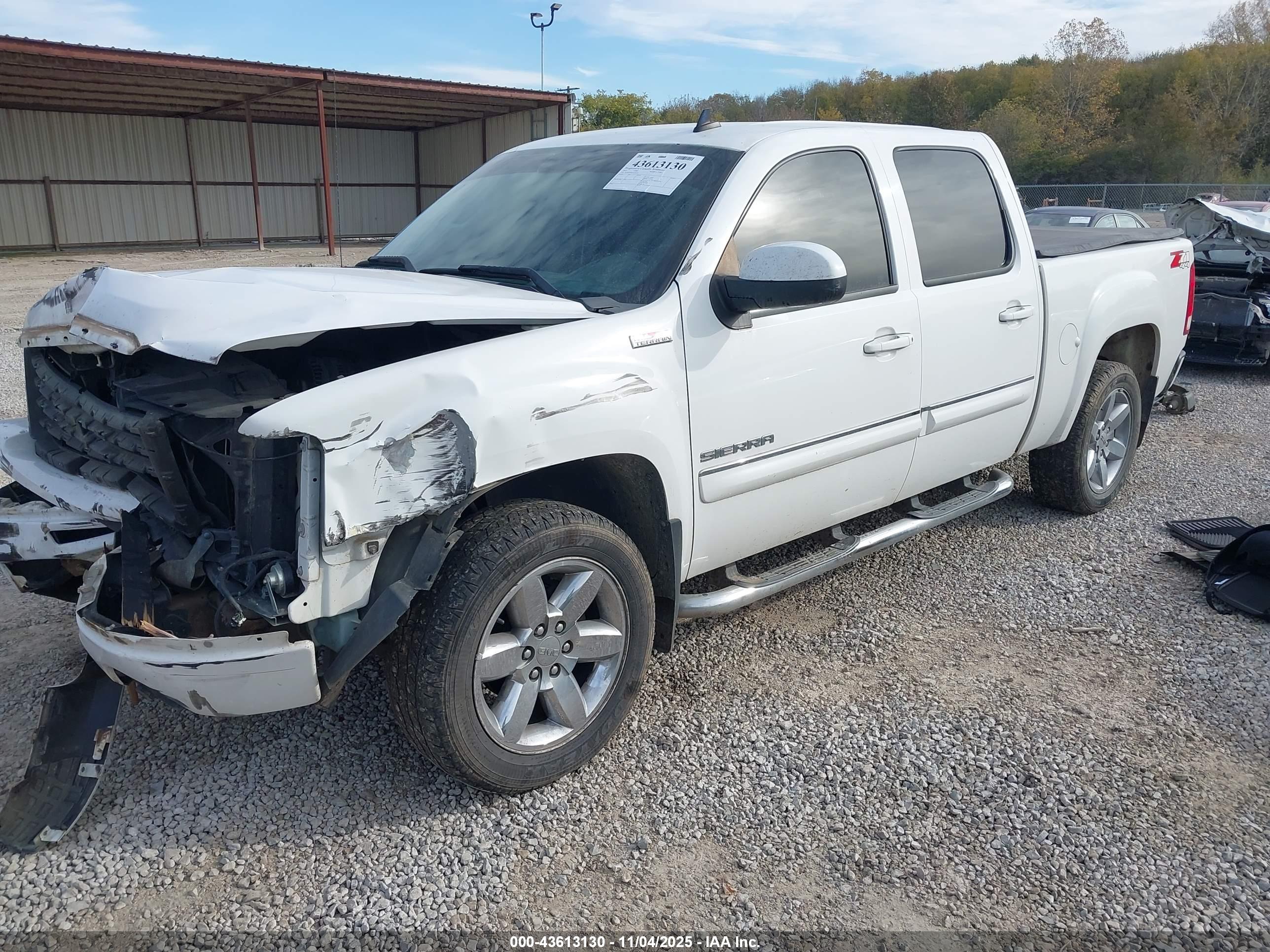 GMC SIERRA image 2