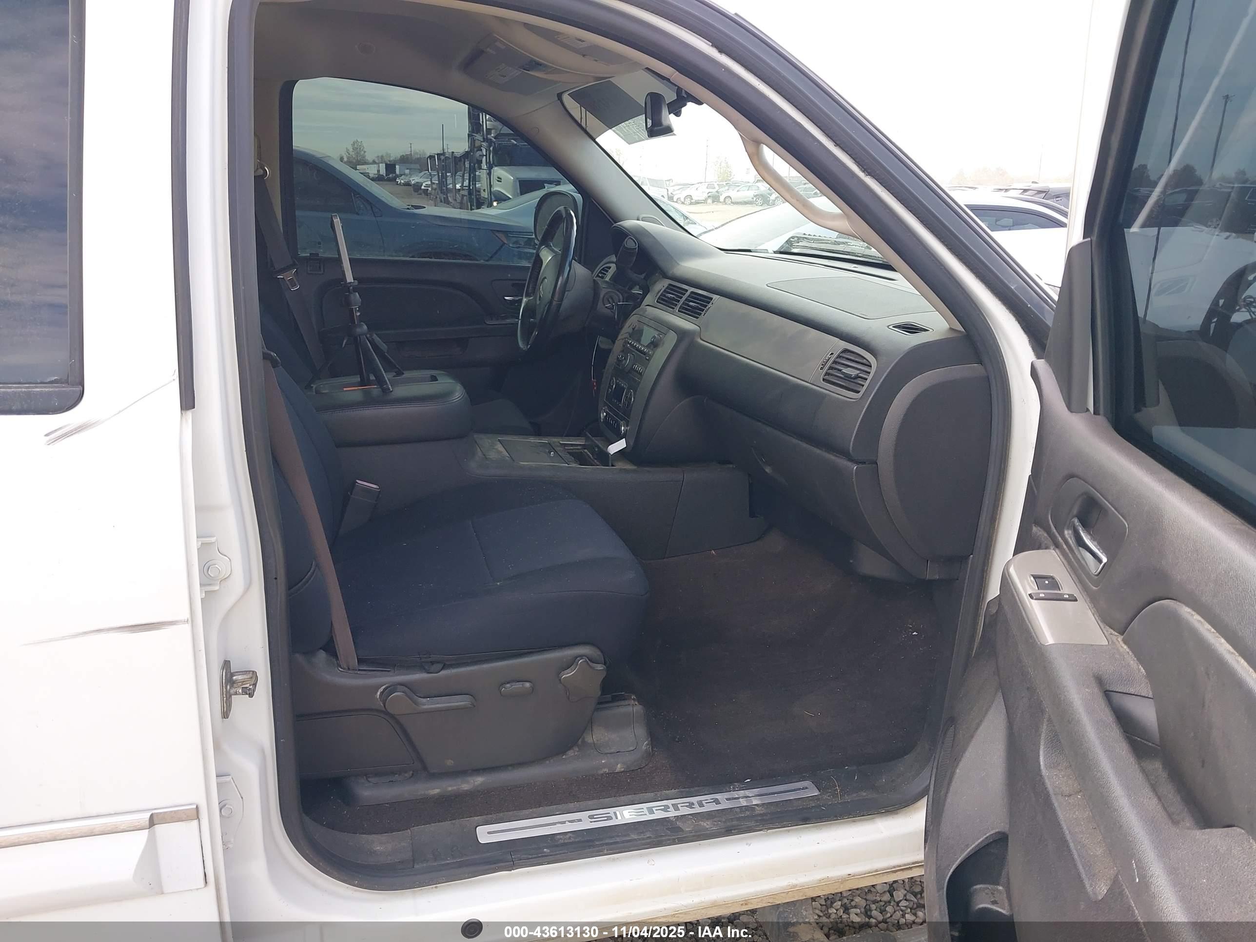 GMC SIERRA image 5