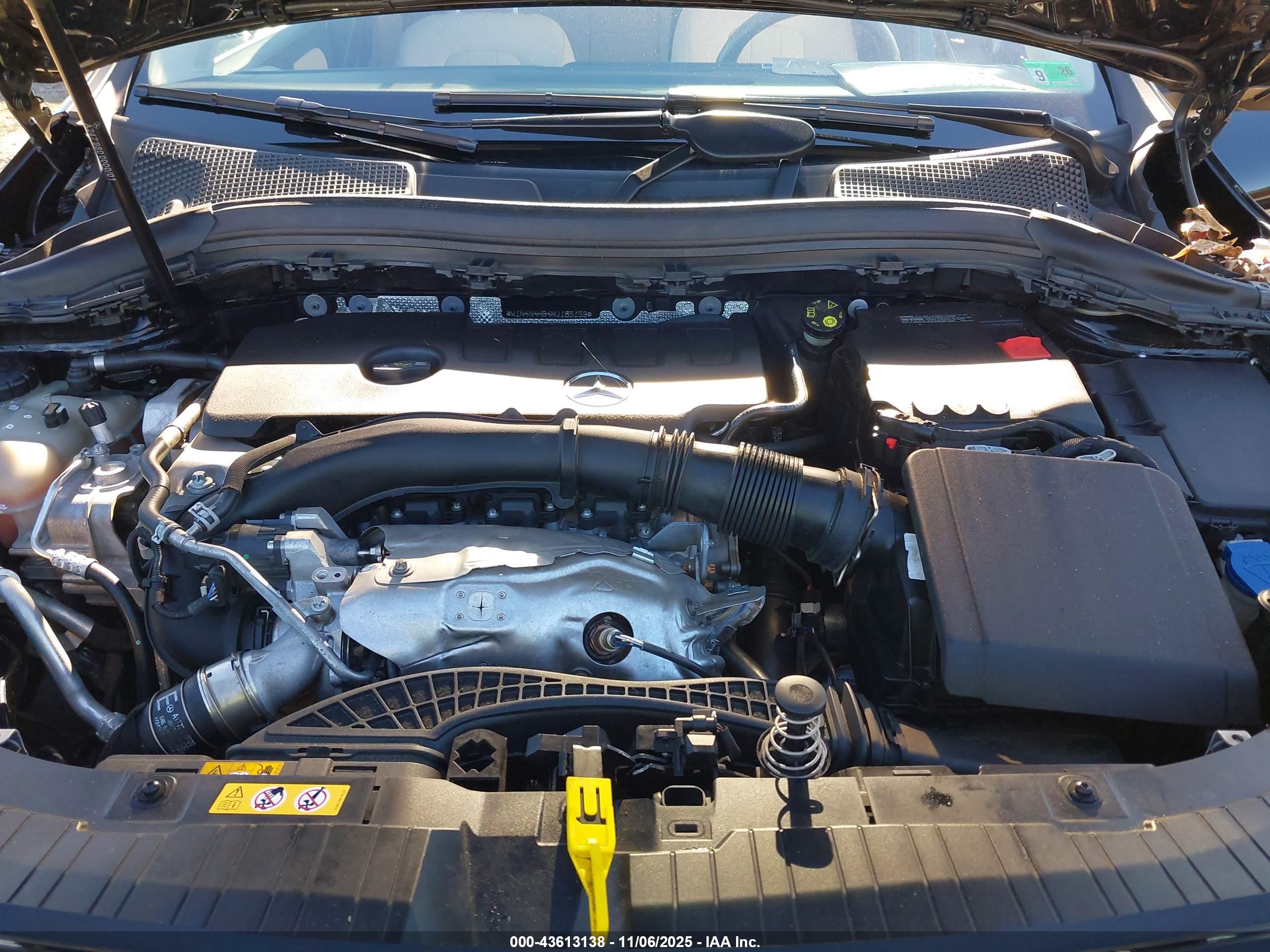 MERCEDES-BENZ GLA image 10