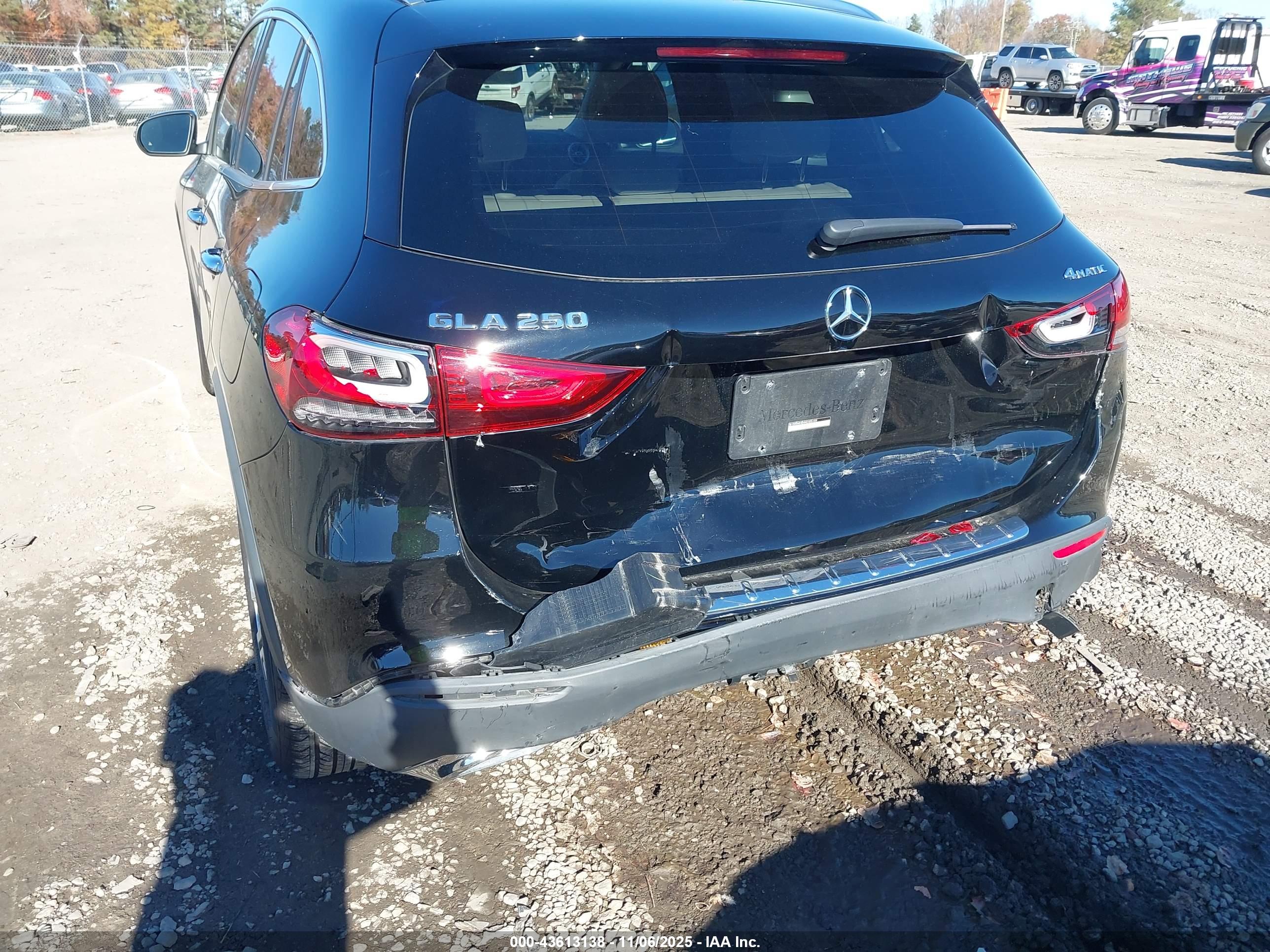 MERCEDES-BENZ GLA image 6