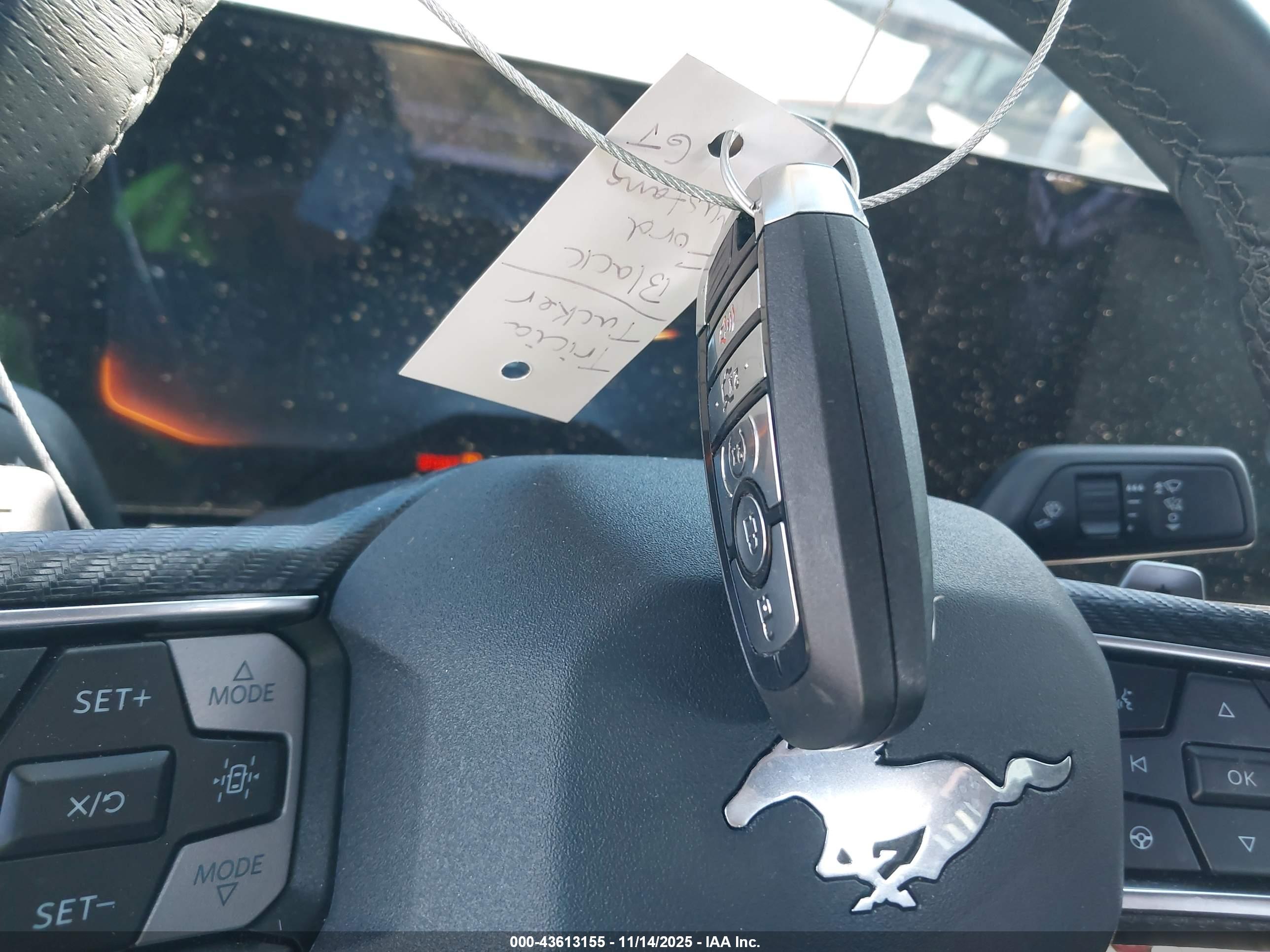 FORD MUSTANG image 11