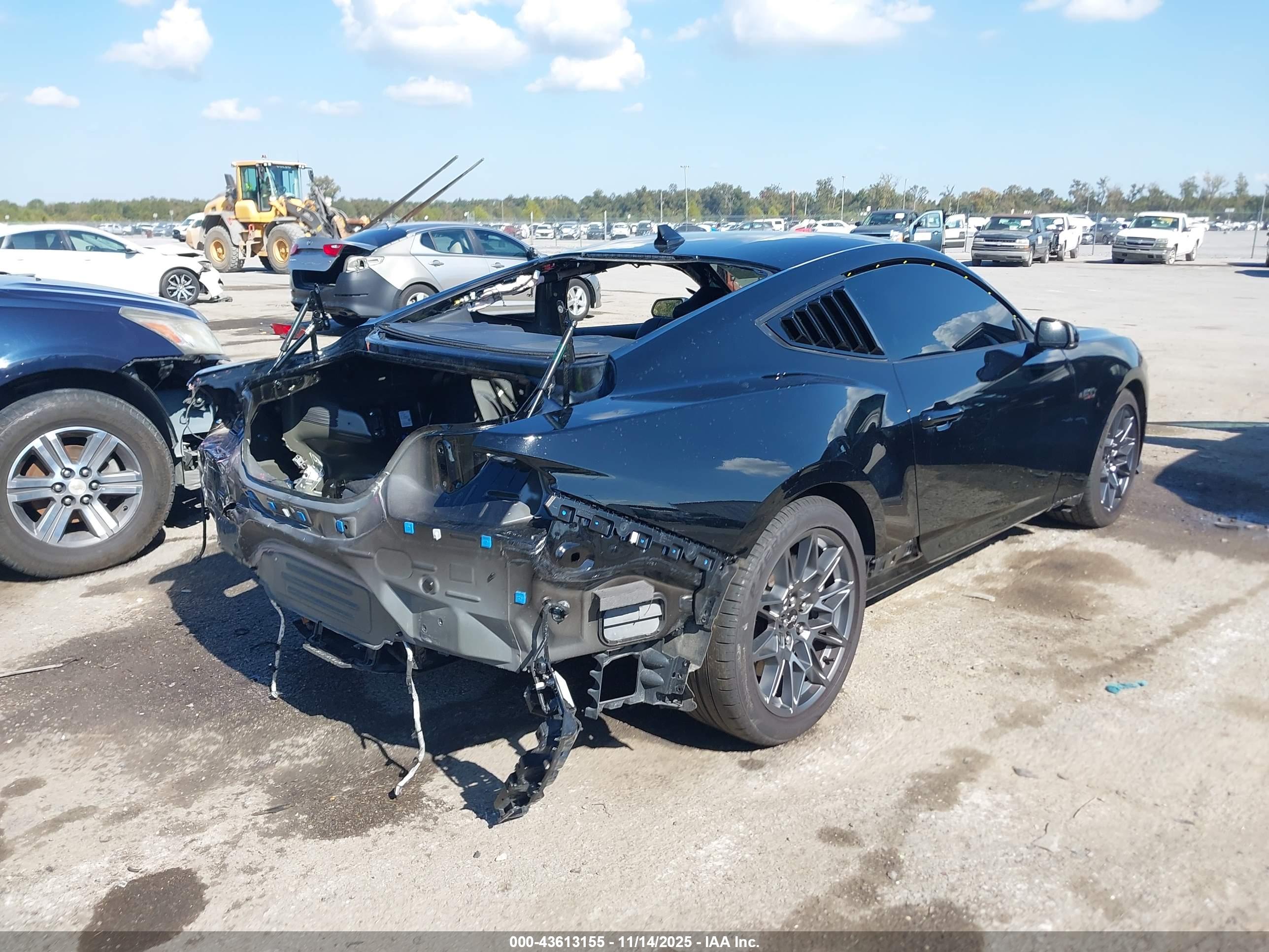 FORD MUSTANG image 4