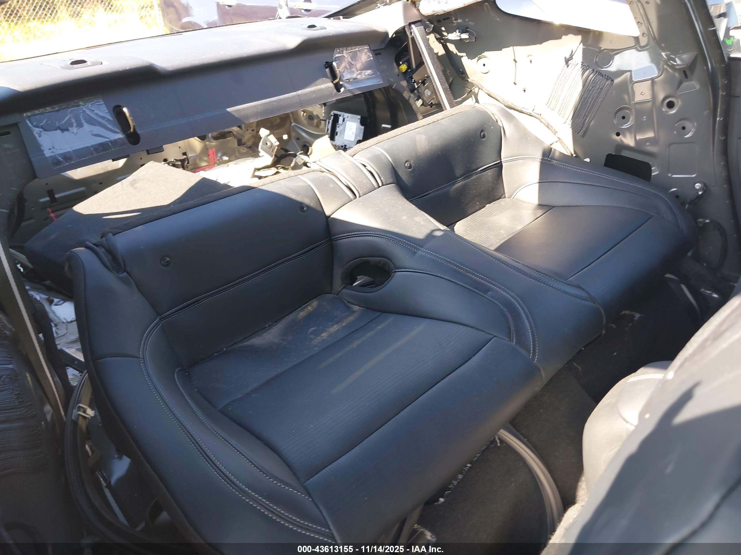 FORD MUSTANG image 8